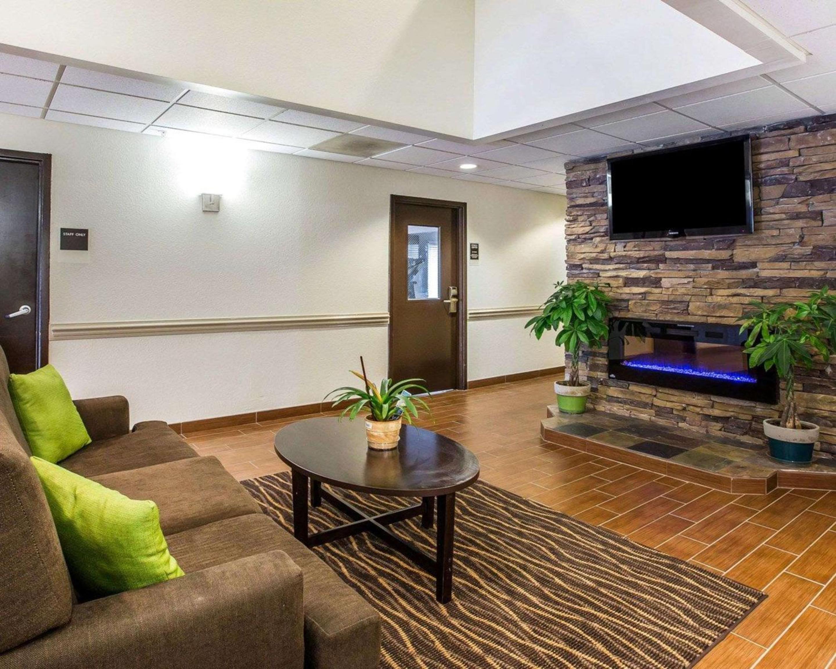 Clarion Pointe Albemarle