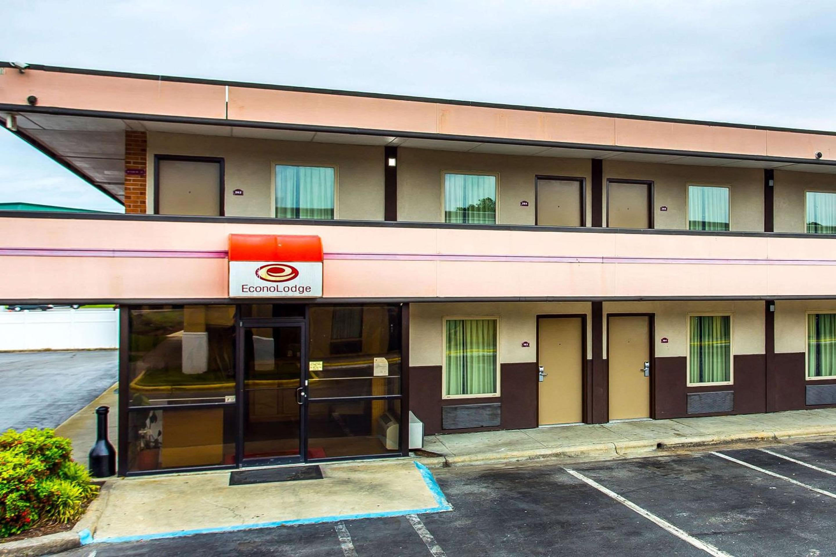 Elizabeth City Vacations - Econo Lodge - Property Image 2