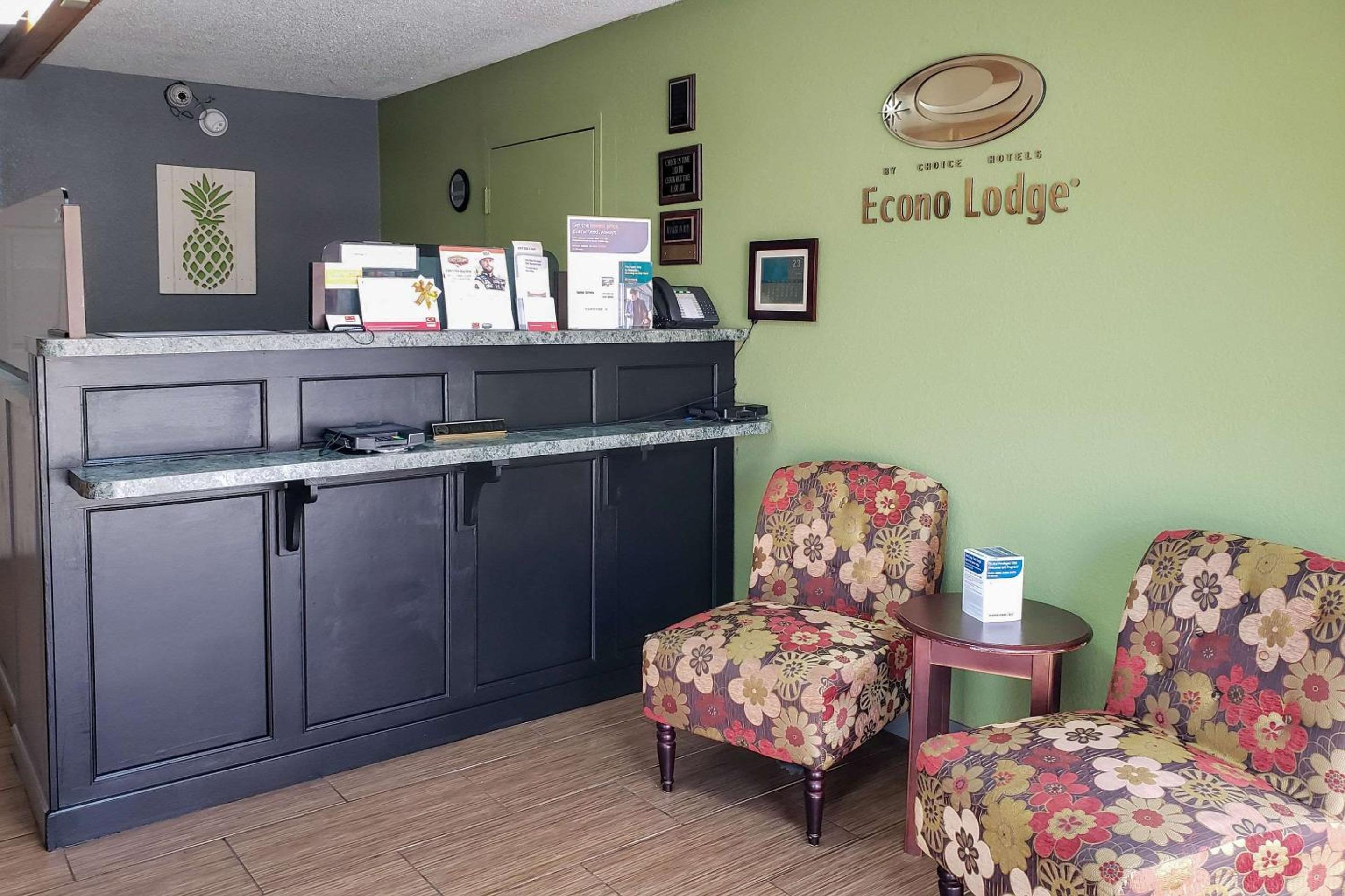 Elizabeth City Vacations - Econo Lodge - Property Image 3