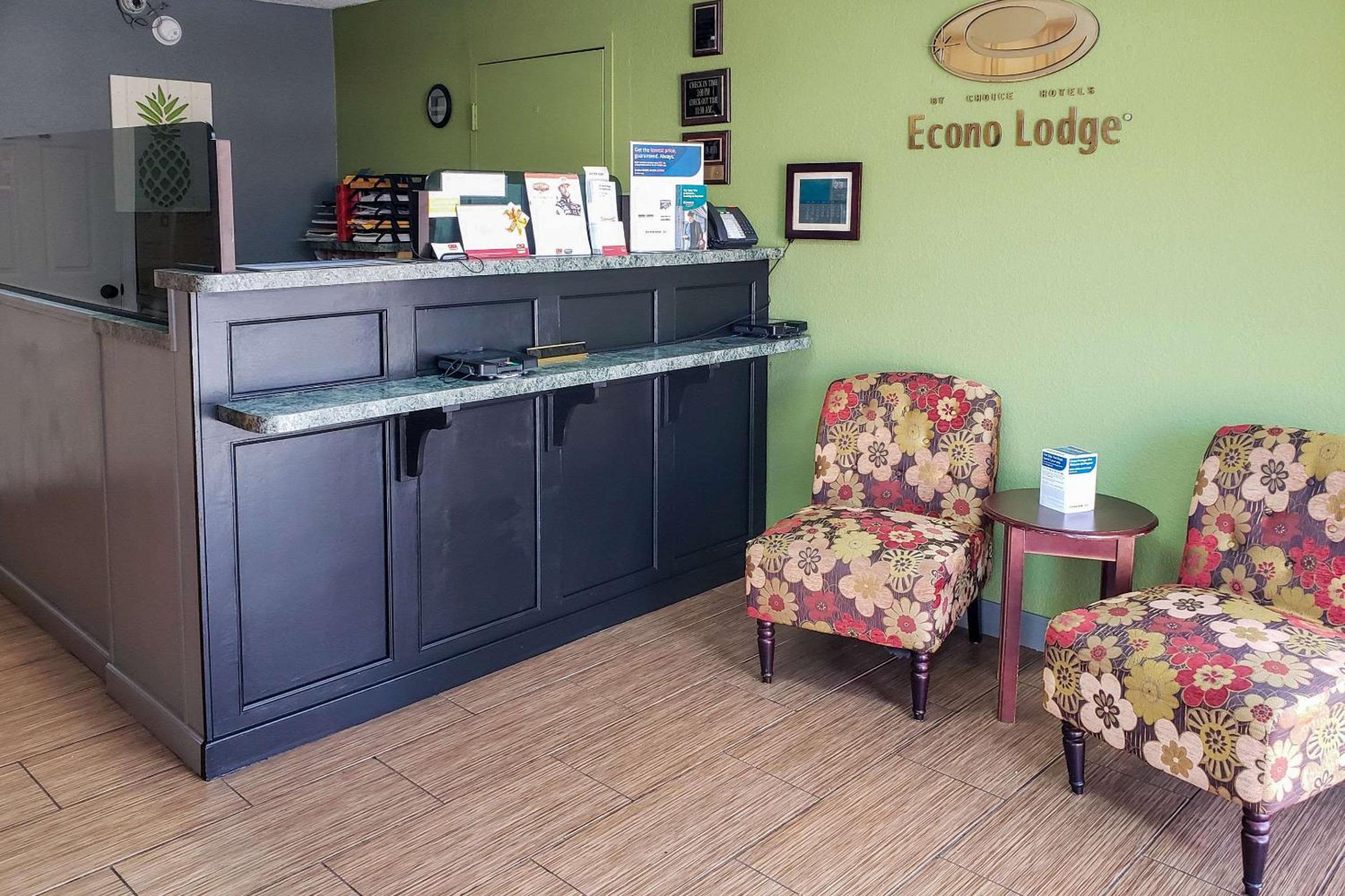 Elizabeth City Vacations - Econo Lodge - Property Image 4
