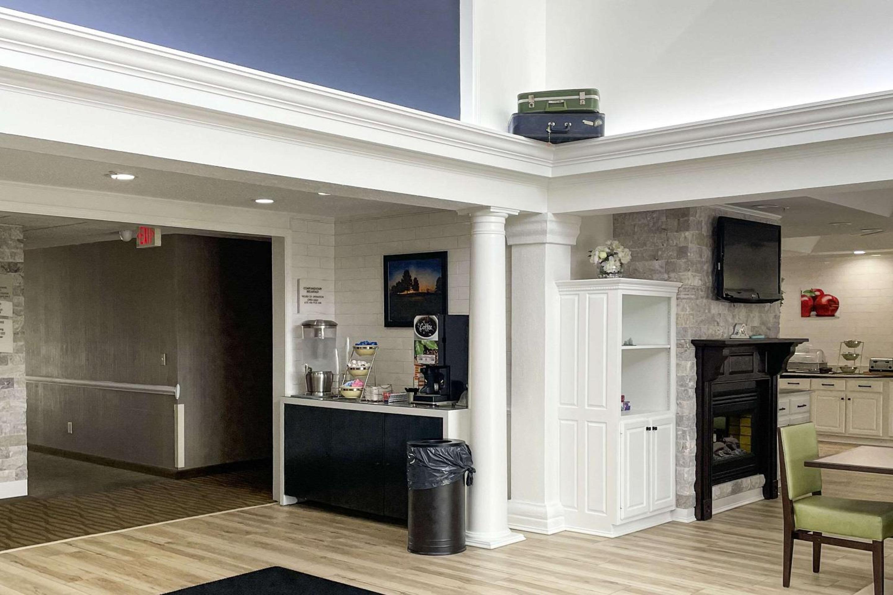 Berea Vacations - Quality Inn - Property Image 4