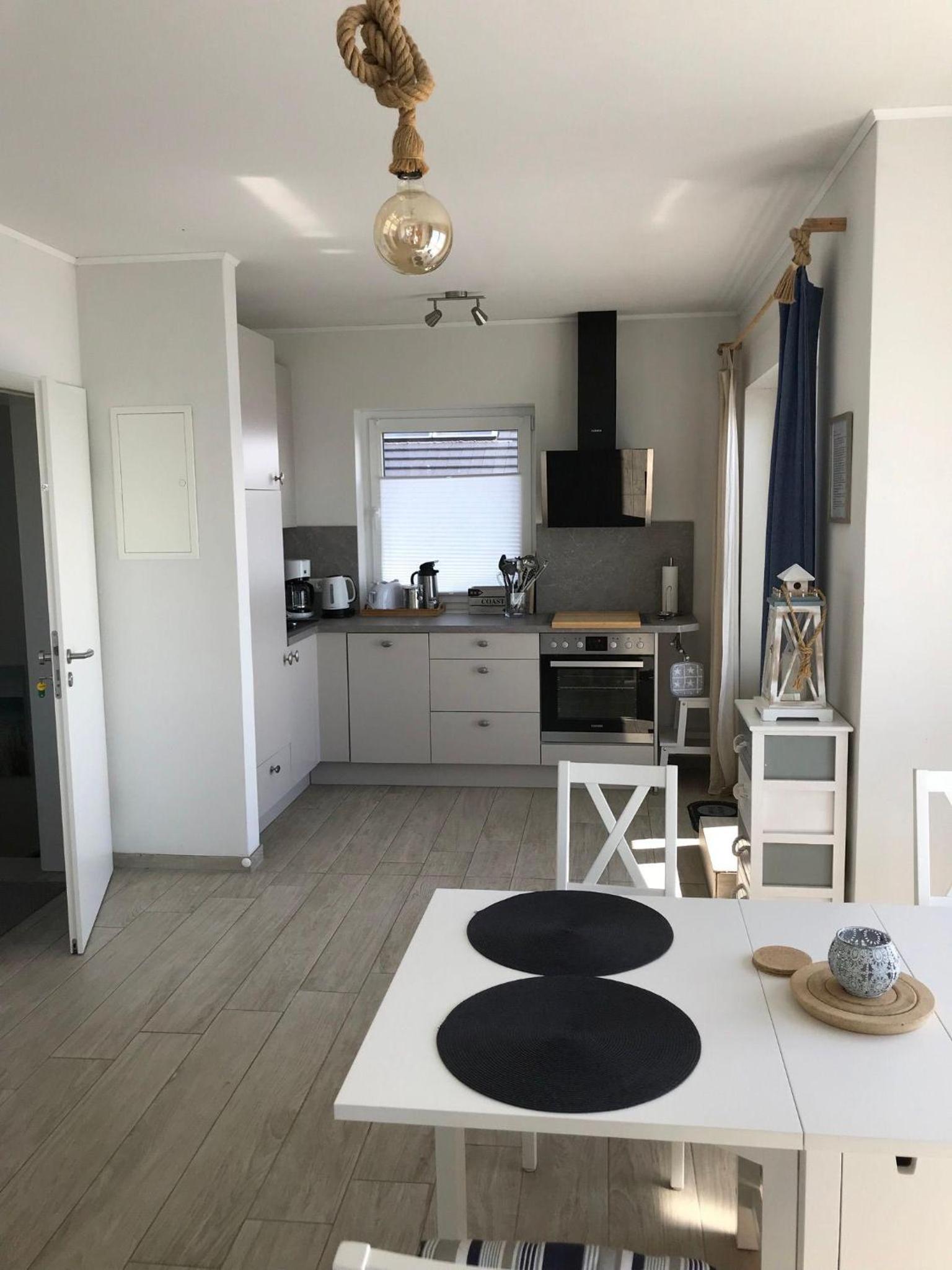 Strandhaus-Appartment-Rauchschwalbe view 5