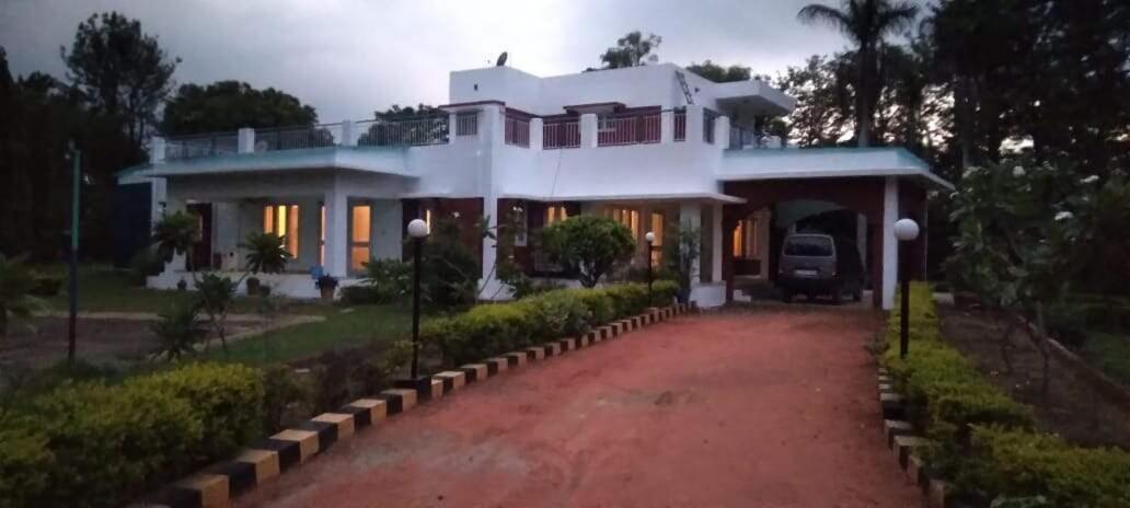 BnBBuddy 2 BHK Aravalli Hills view in Gurugram view 5