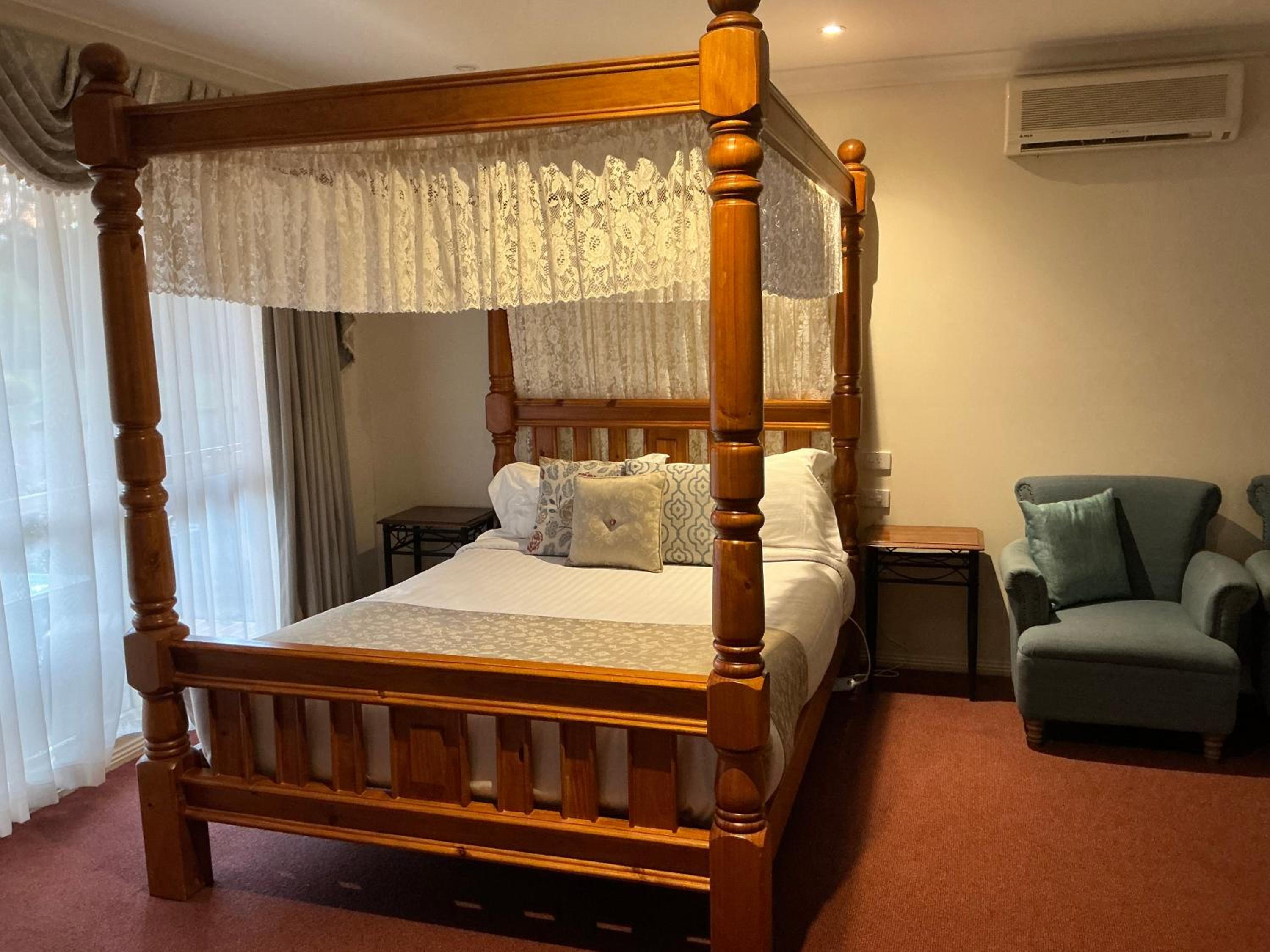 Sanctuary House Resort Motel