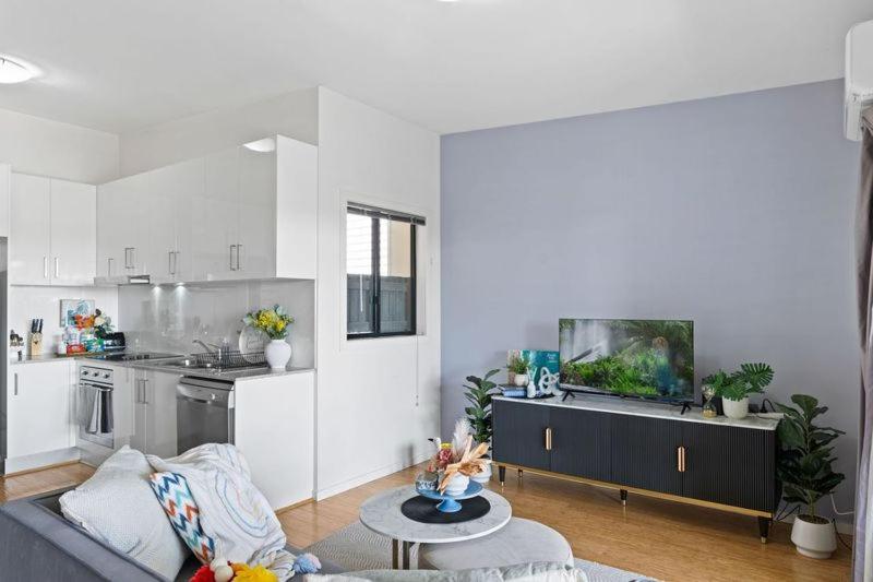 Spacious 2B2B Apt Close to CBD - Free Parking