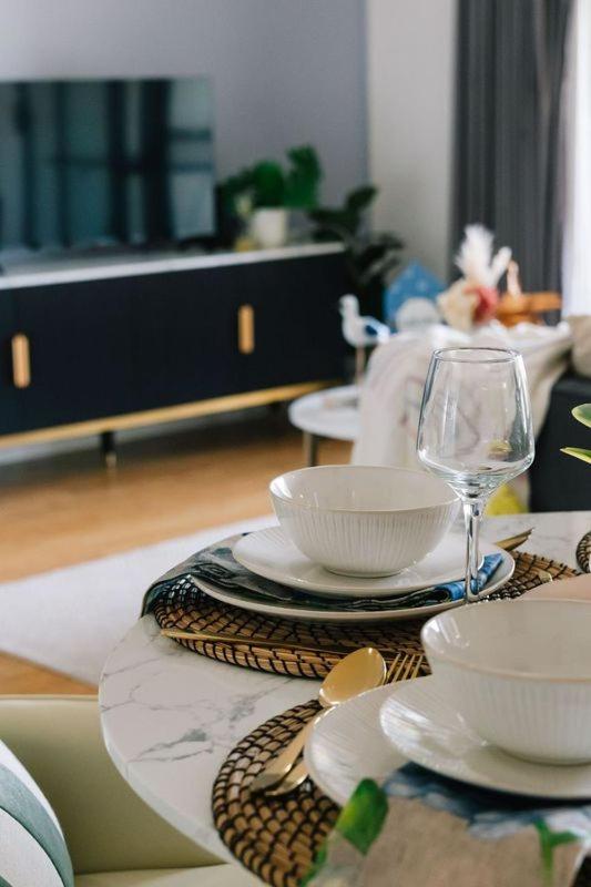 Spacious 2B2B Apt Close to CBD - Free Parking