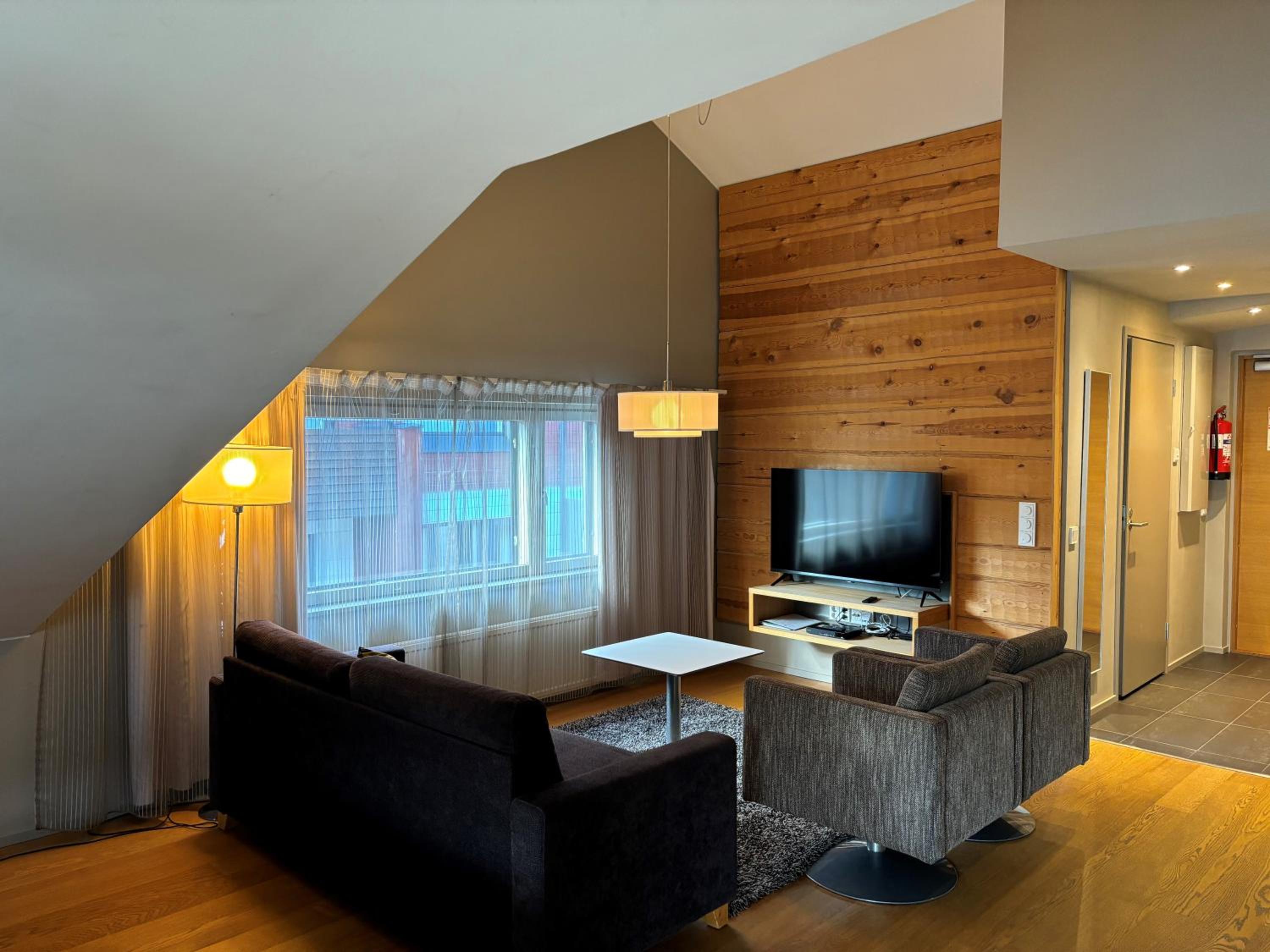 Levi Suites Unna Mànnu