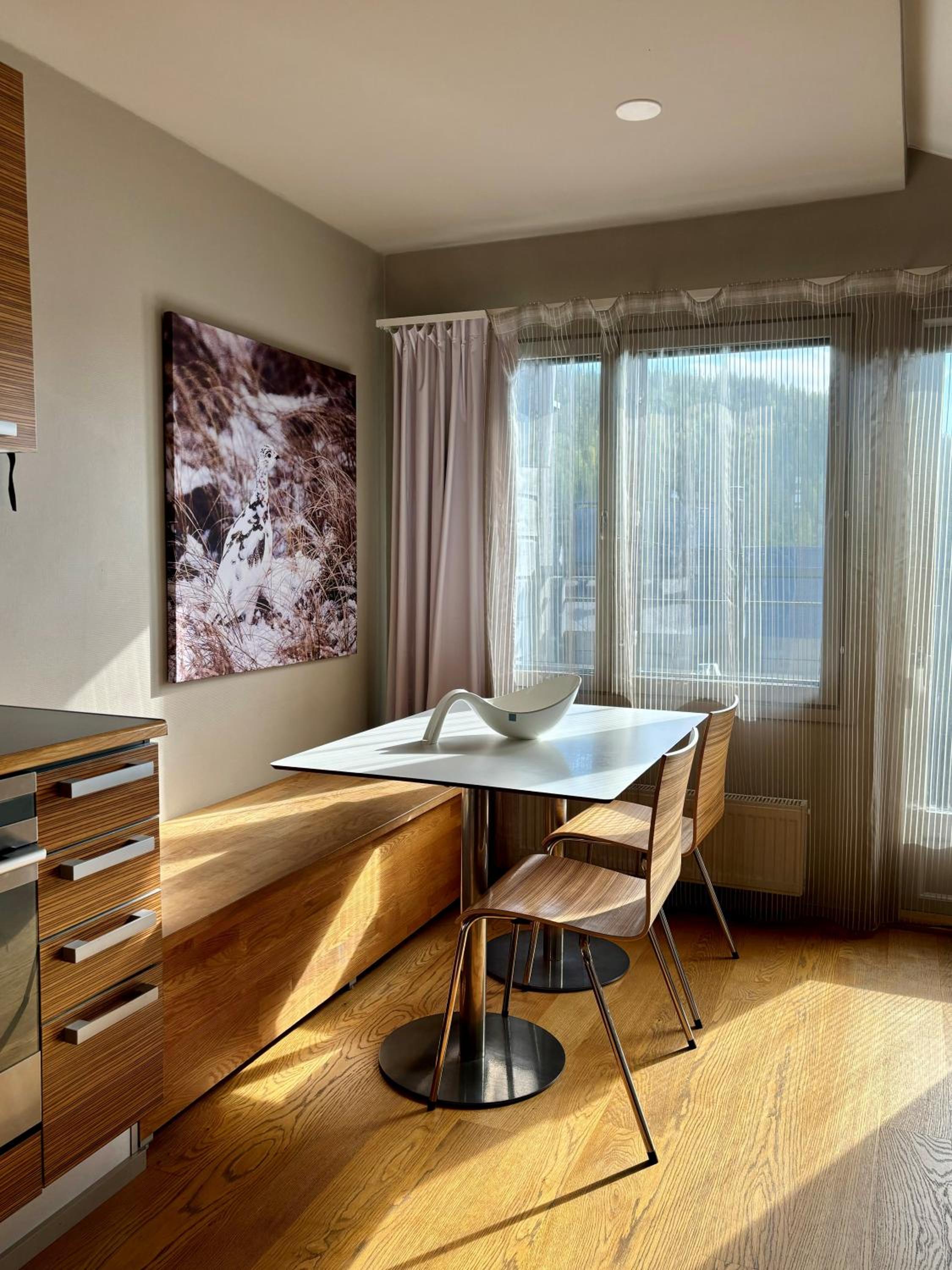 Levi Suites Unna Mànnu
