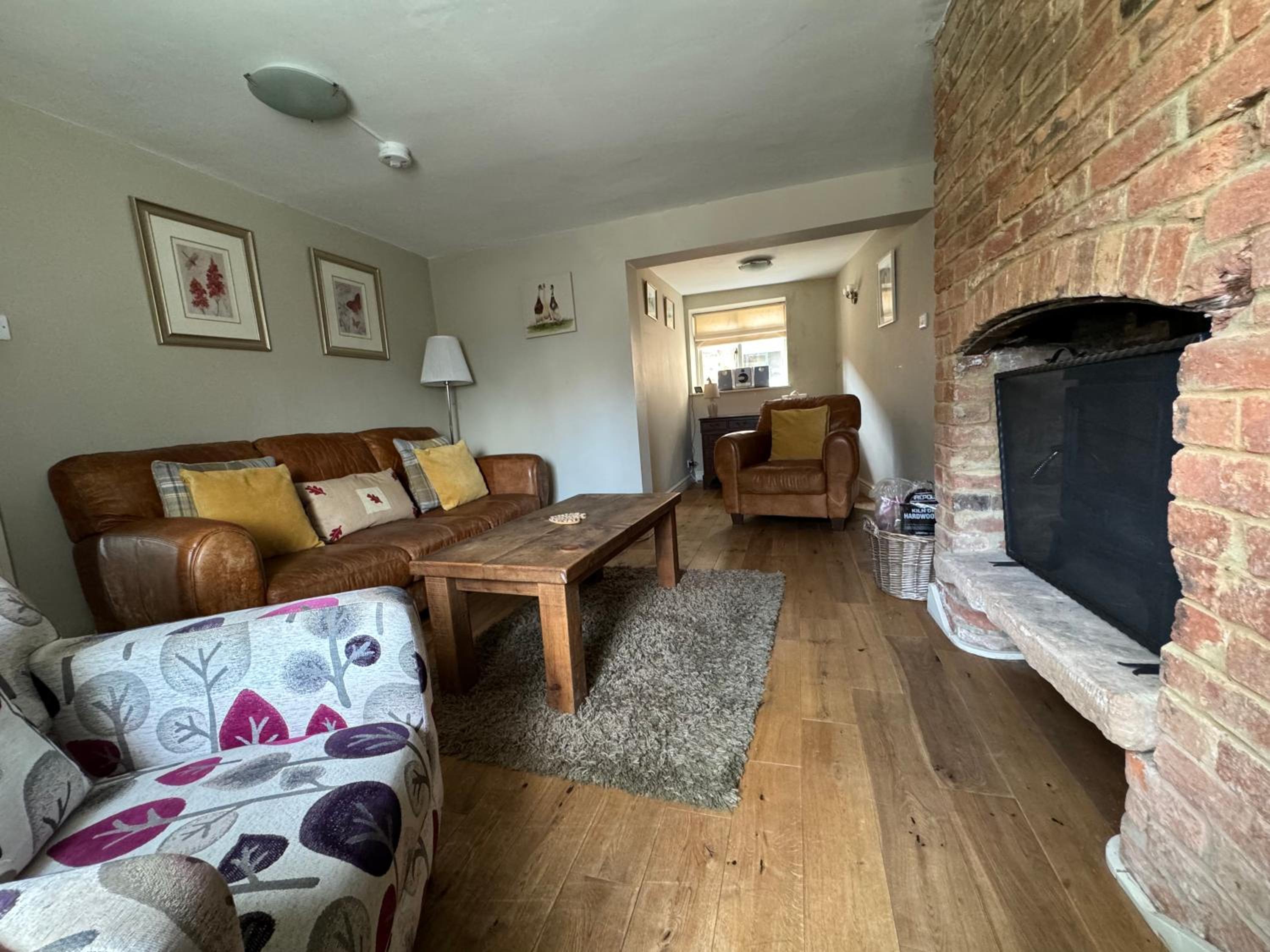 Cottage near Sherwood Forest-Sleeps up to 16 view 2