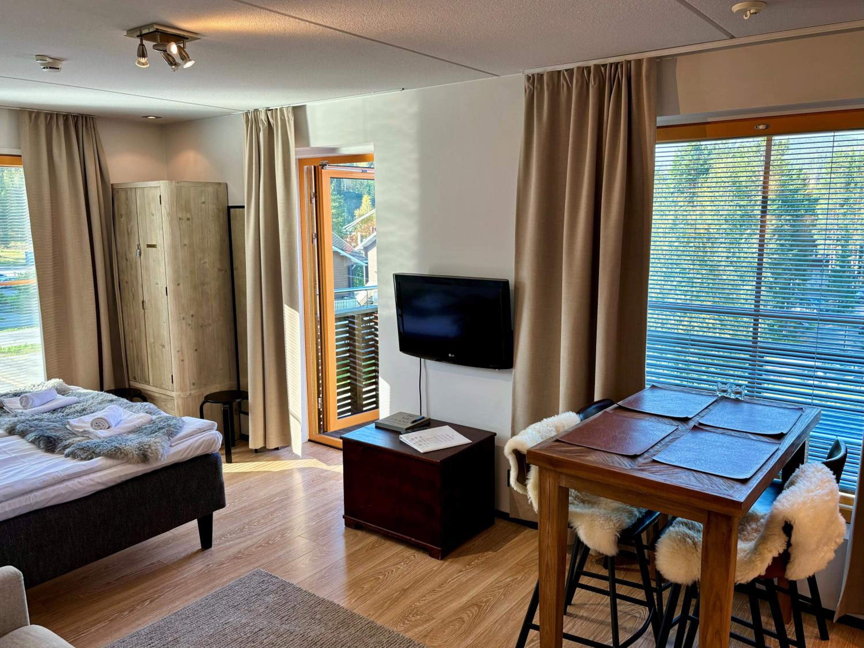 Levi Suites Levi Gold