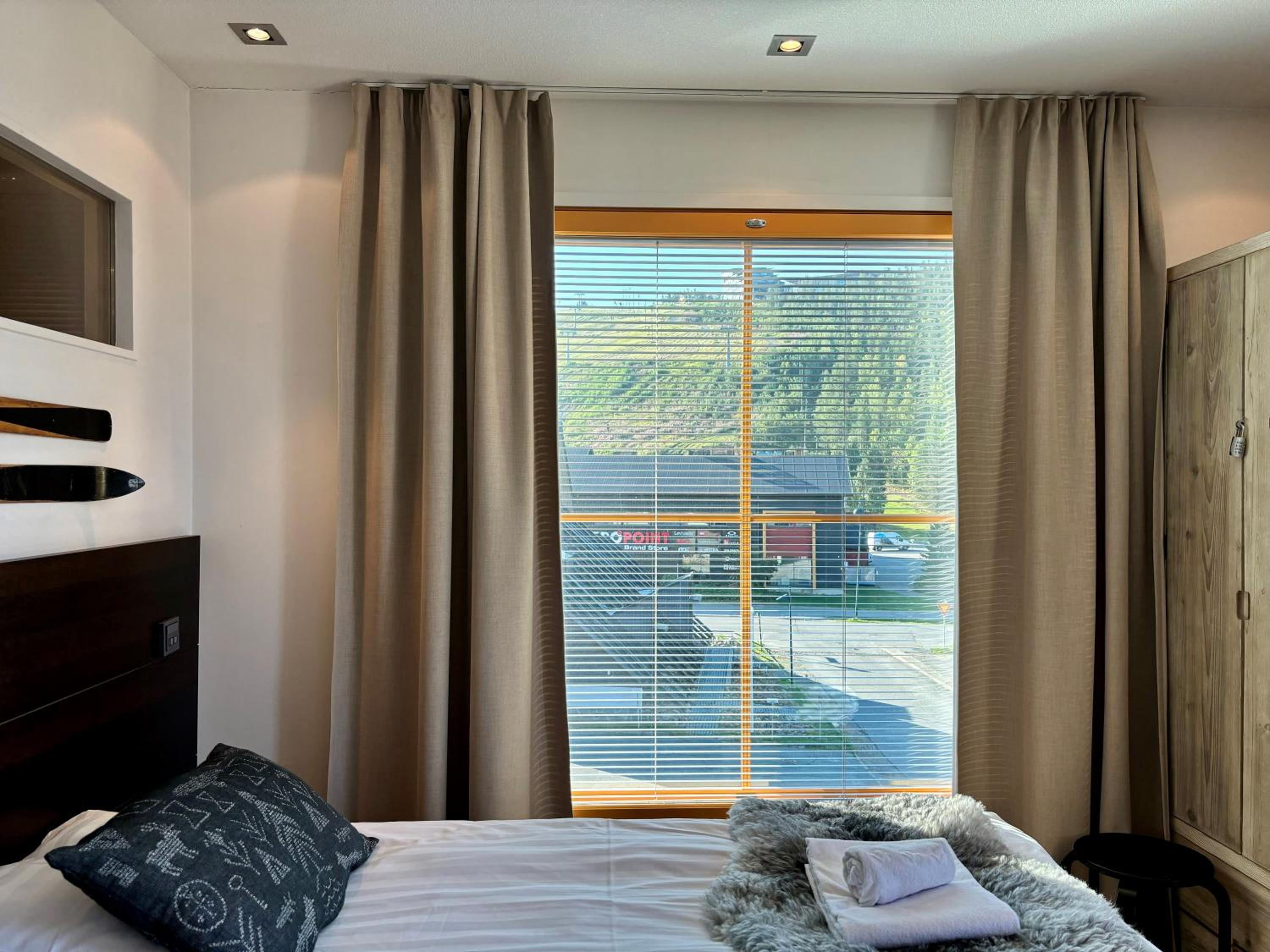 Levi Suites Levi Gold