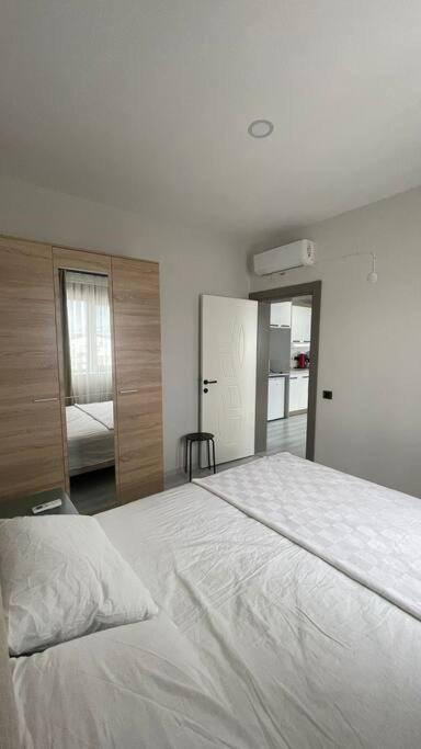 LYRA HOMES Geniş, Ferah, Denize Yakın