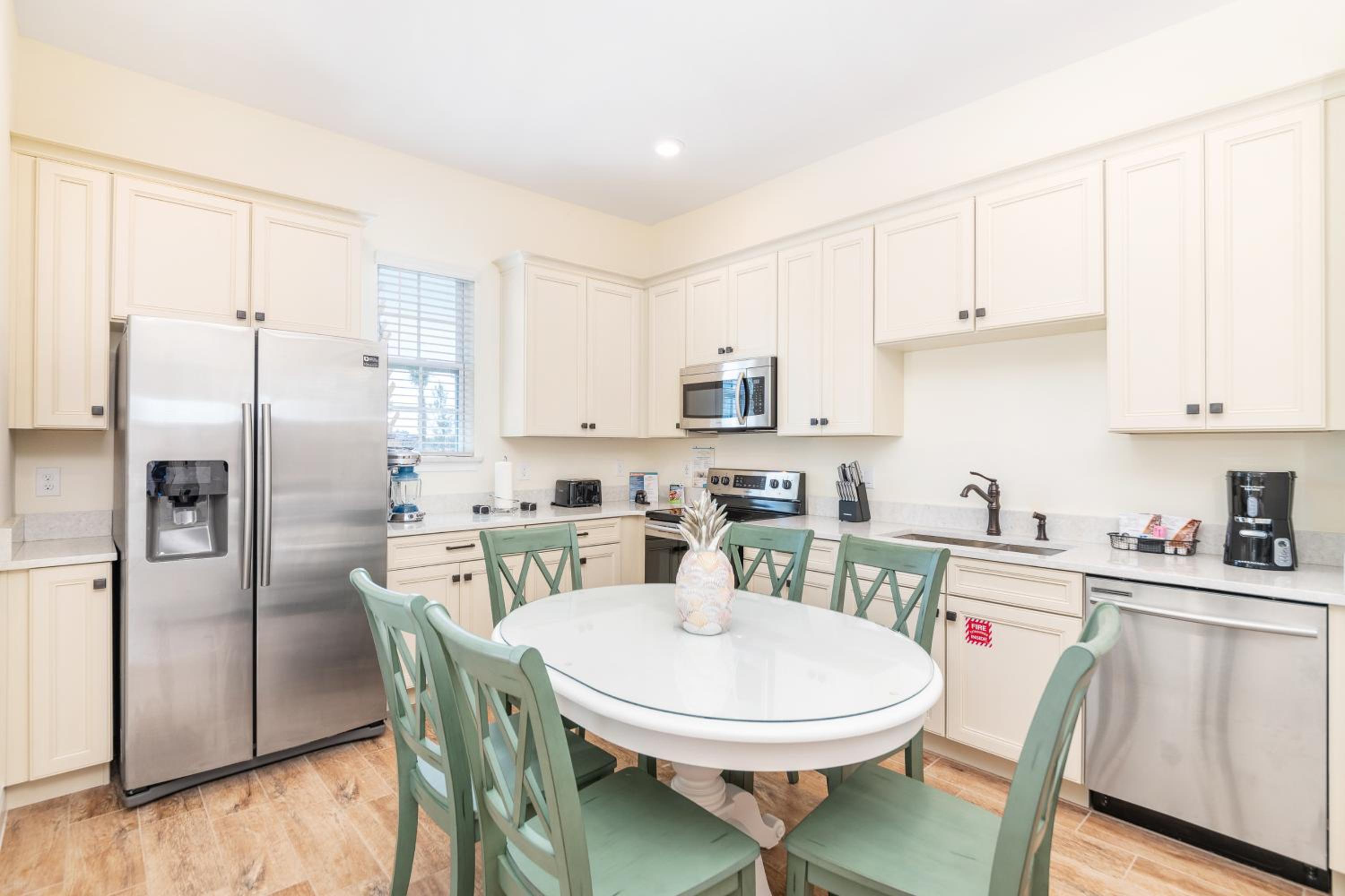 Sunset Cottage Near Disney With Margaritaville Resort & Island H2O Access - 8065Ls