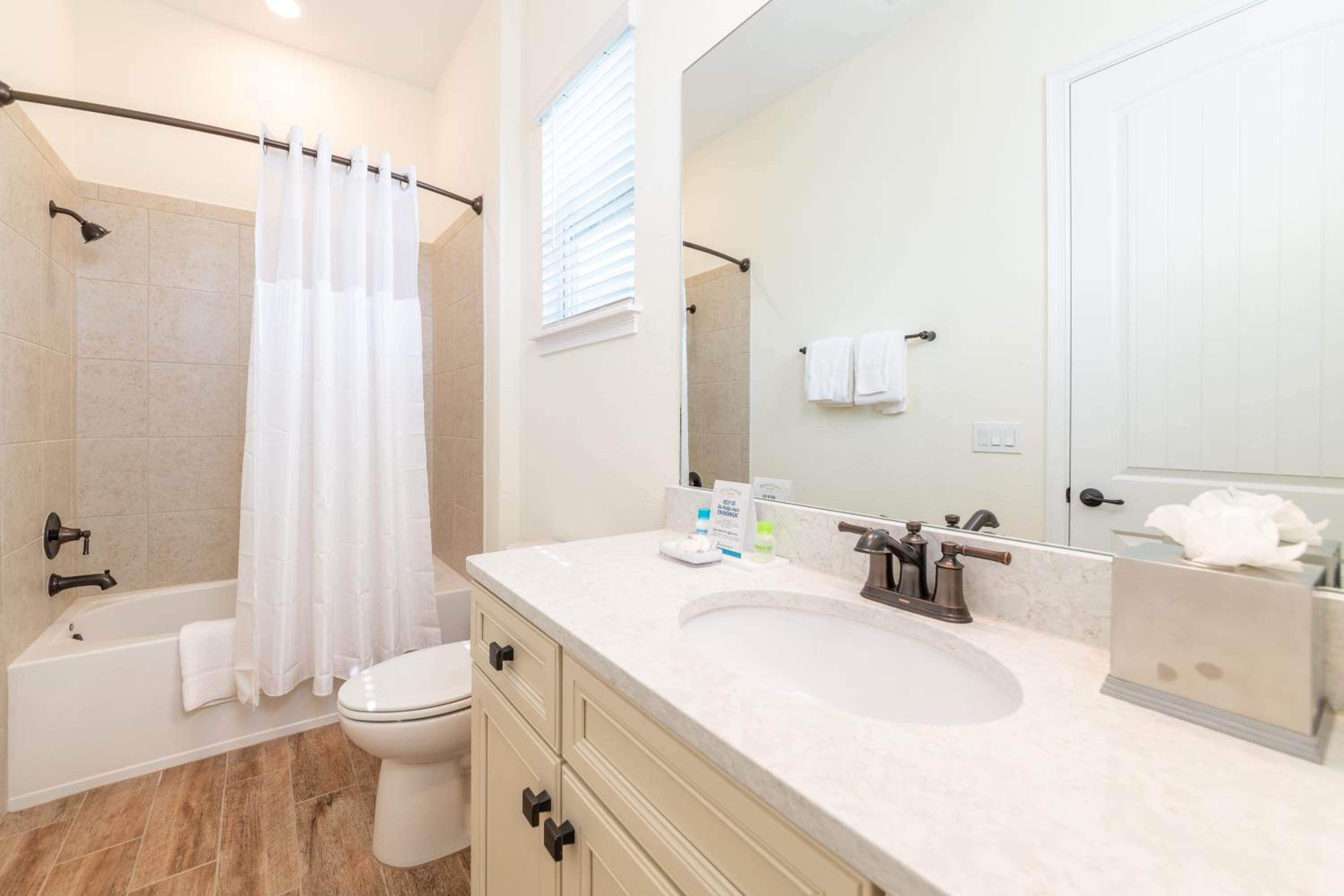 Sunset Cottage Near Disney With Margaritaville Resort & Island H2O Access - 8065Ls