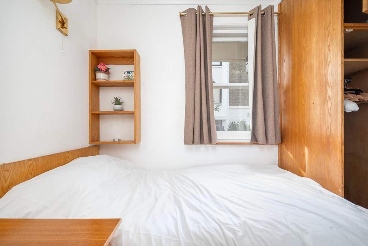 Compact apartment in central London