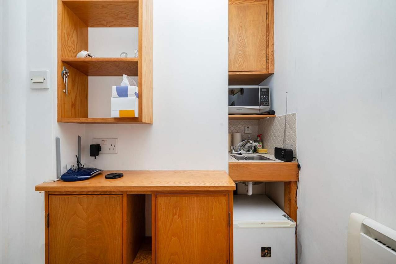 Compact apartment in central London