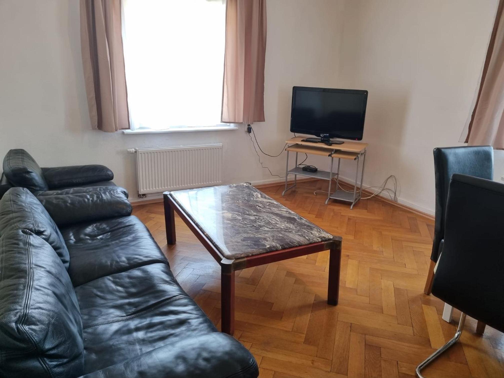 Ferienwohnung 2 mit 3 Schlafzimmer und Garten