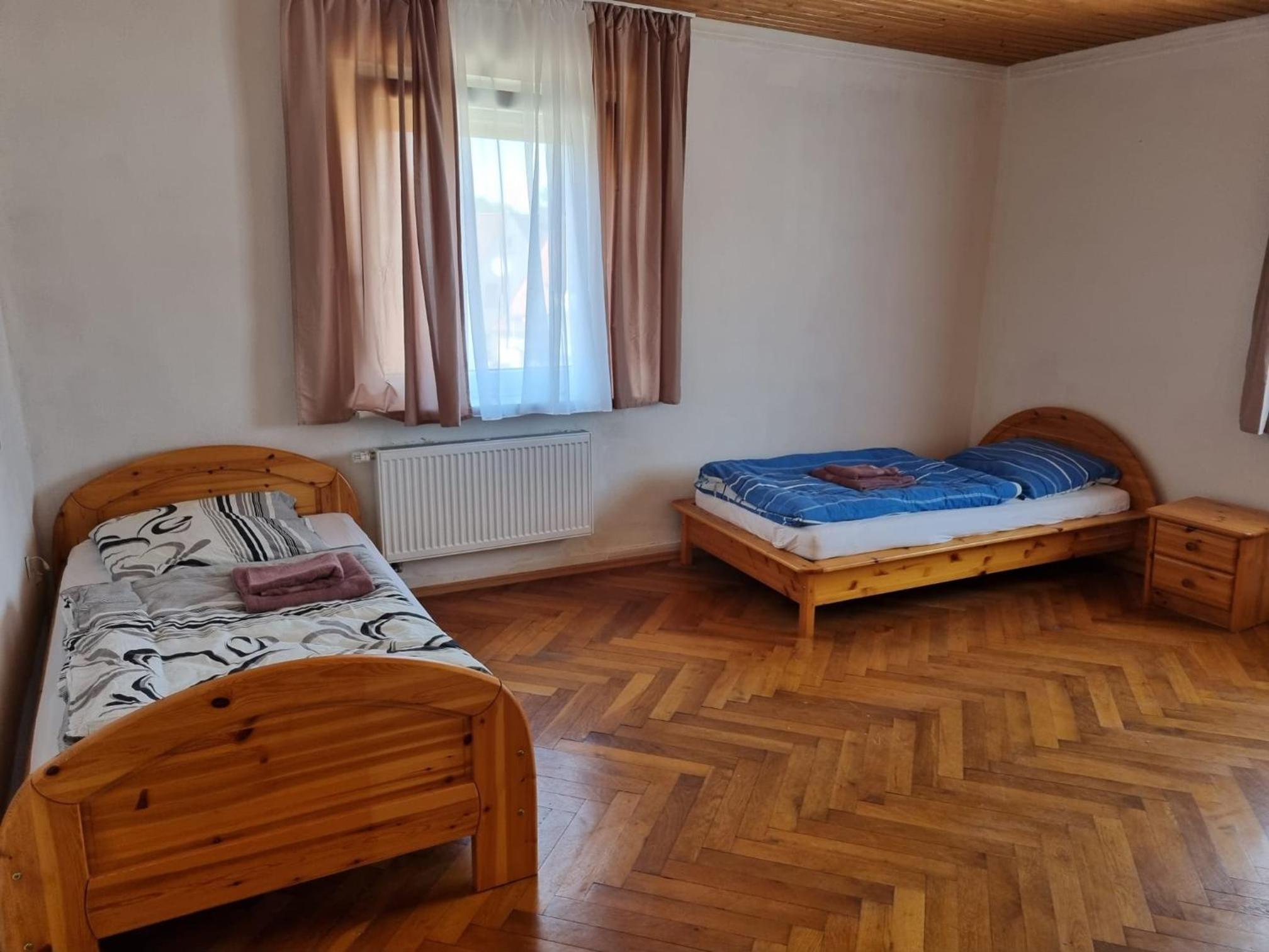 Ferienwohnung 2 mit 3 Schlafzimmer und Garten