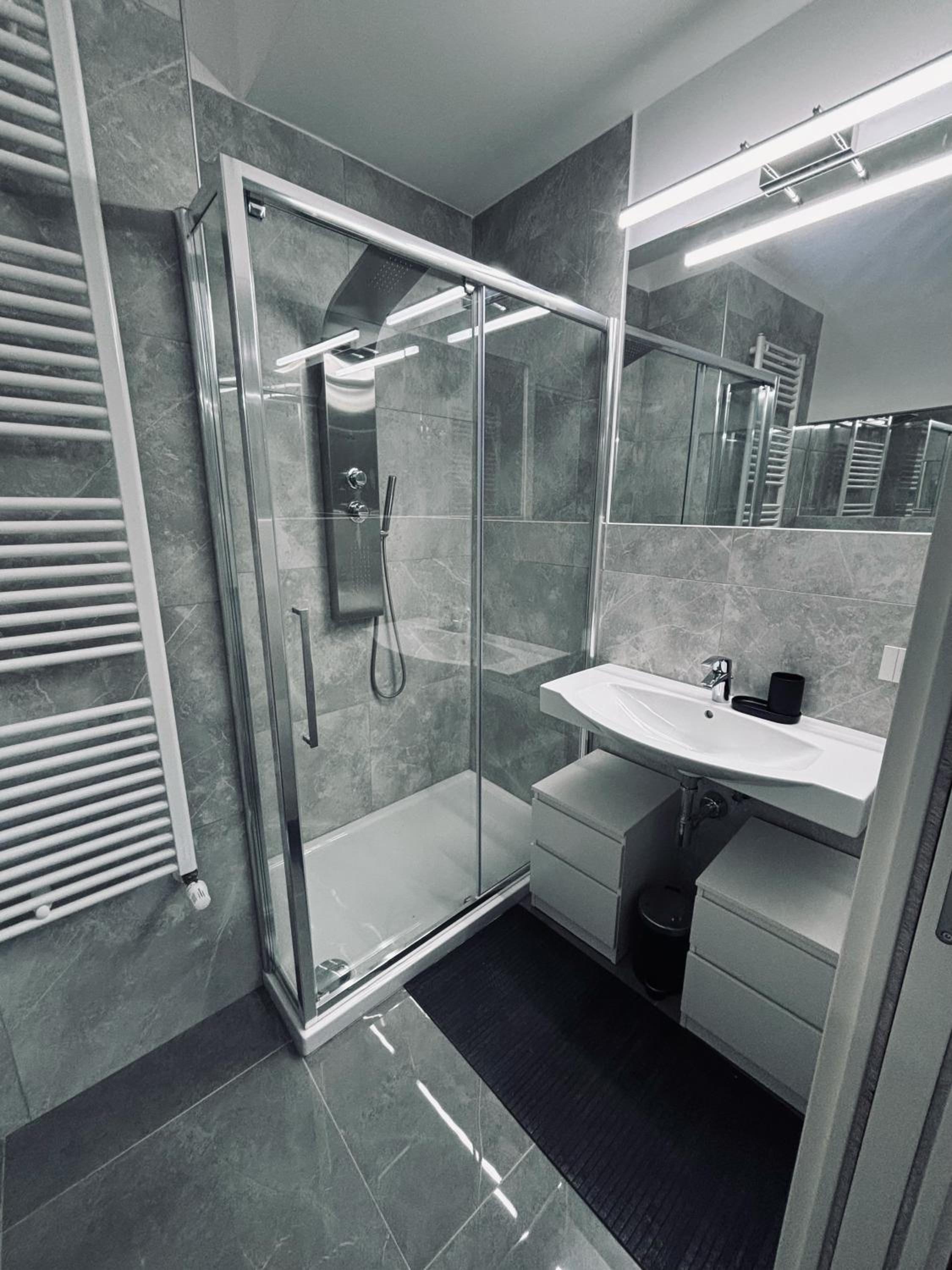 Farini House en Modena — bathroom