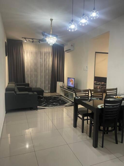 Felina Homestay Condo Selayang Batu Caves MusIim Friendly