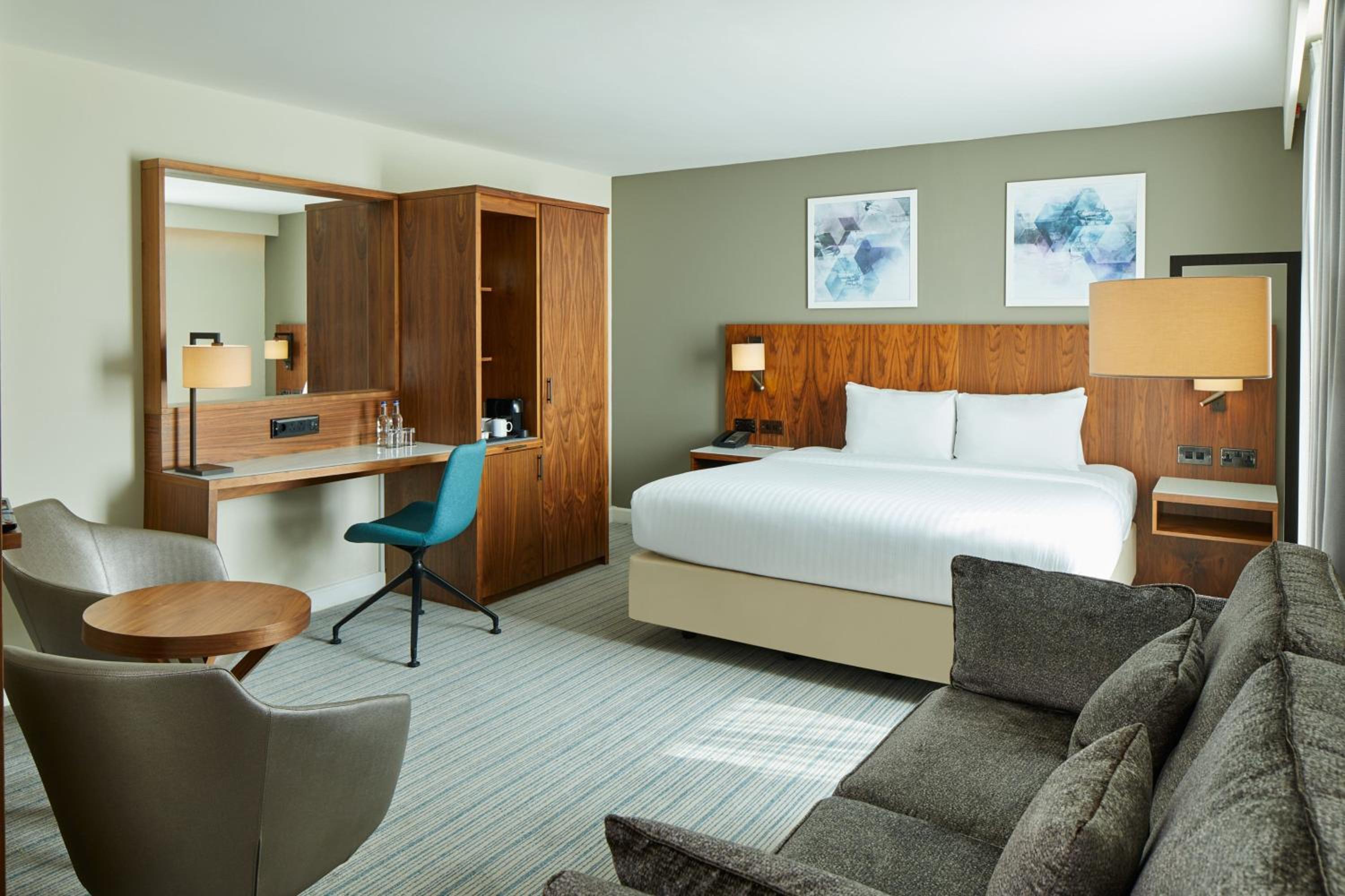 Horley Vacations - Courtyard by Marriott London Gatwick Airport - Property Image 3