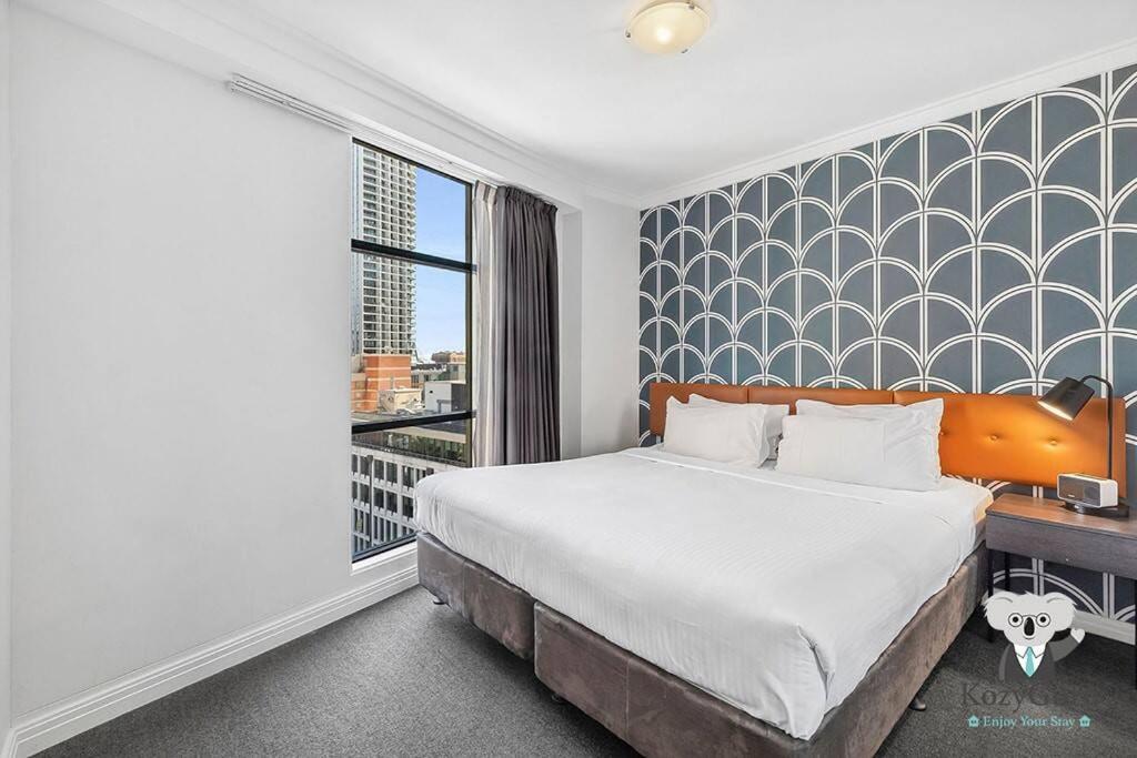 KozyGuru | Central Sydney | 2 Bed 2 Bath City View