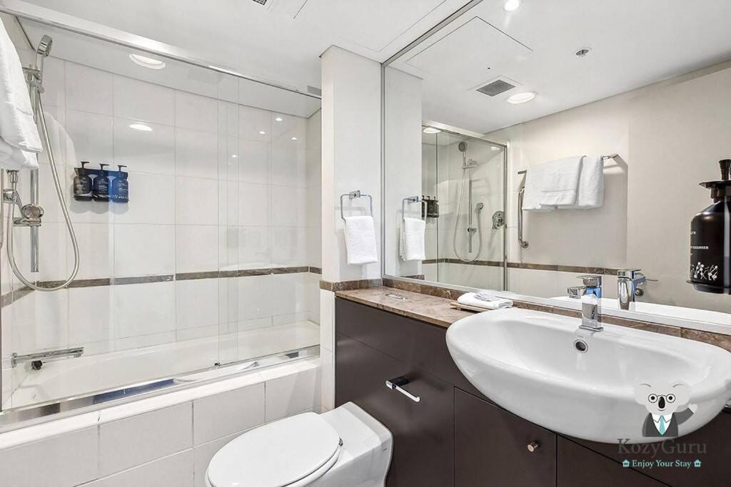 KozyGuru | Central Sydney | 2 Bed 2 Bath City View