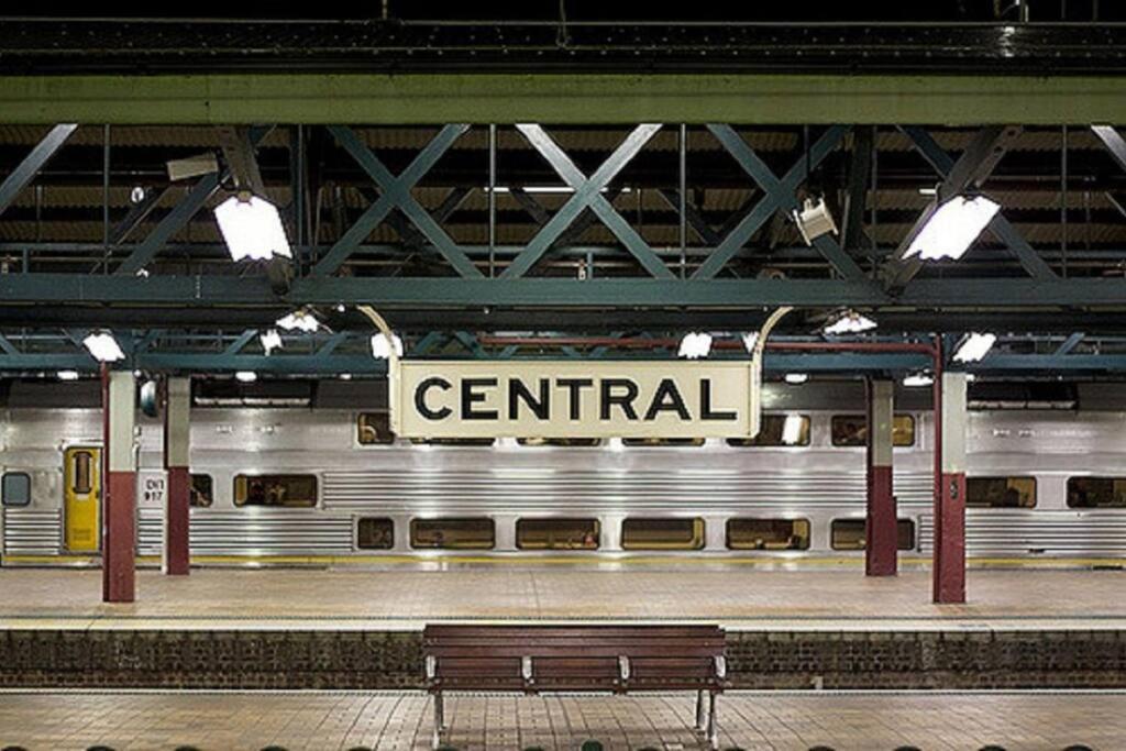 KozyGuru | Central Sydney | 2 Bed 2 Bath City View
