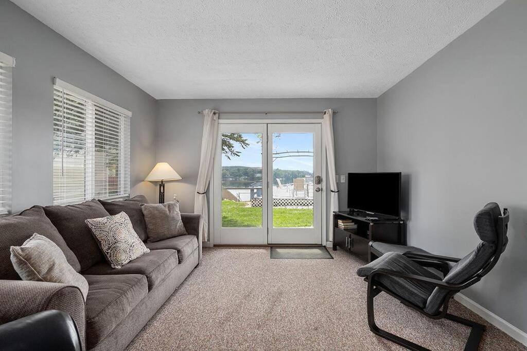 2 Lakefront Cottages with Docks, Bikes, BBQ view 4