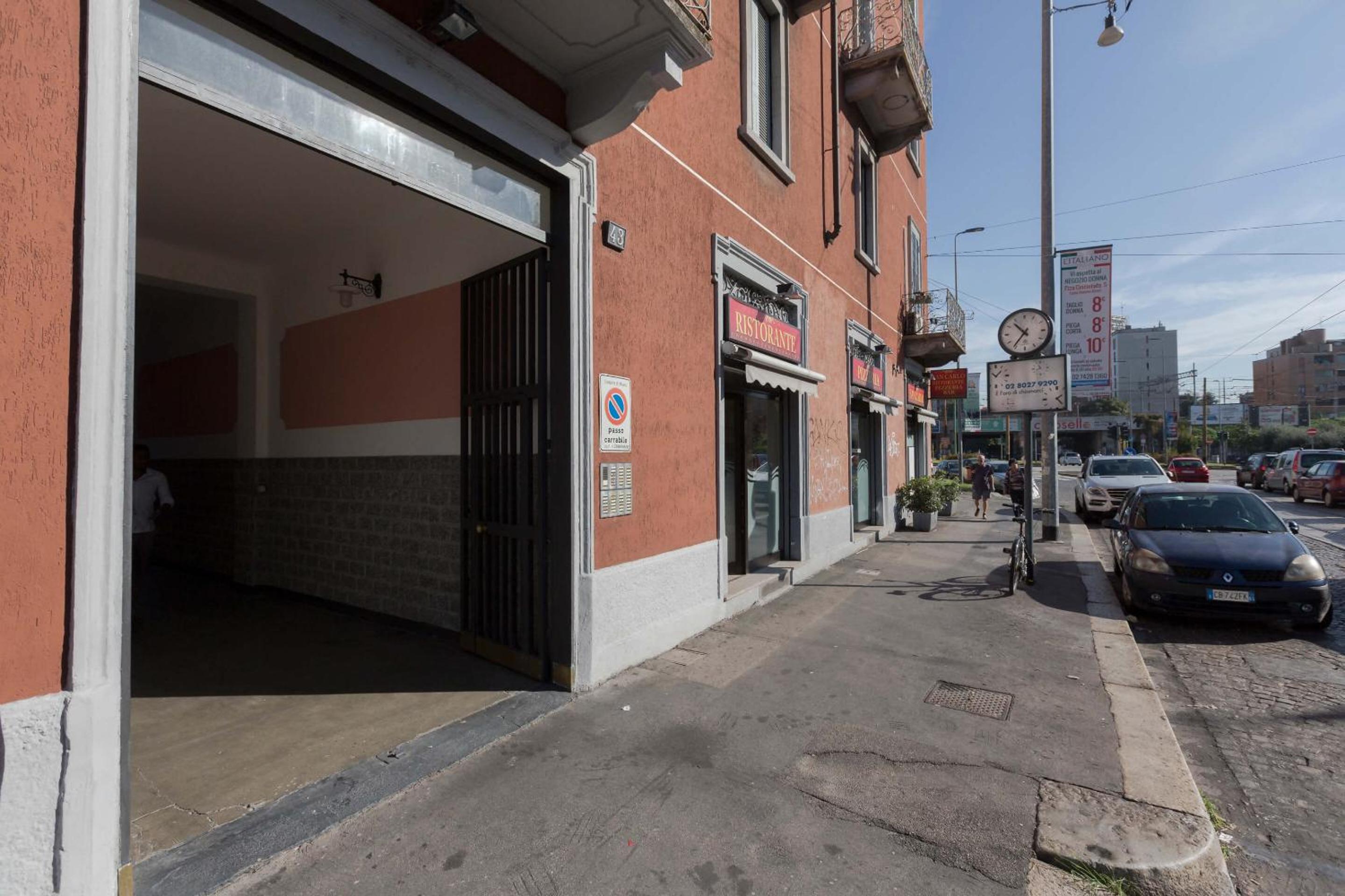 Stylish Studio, Skyline View, Modern Amenities