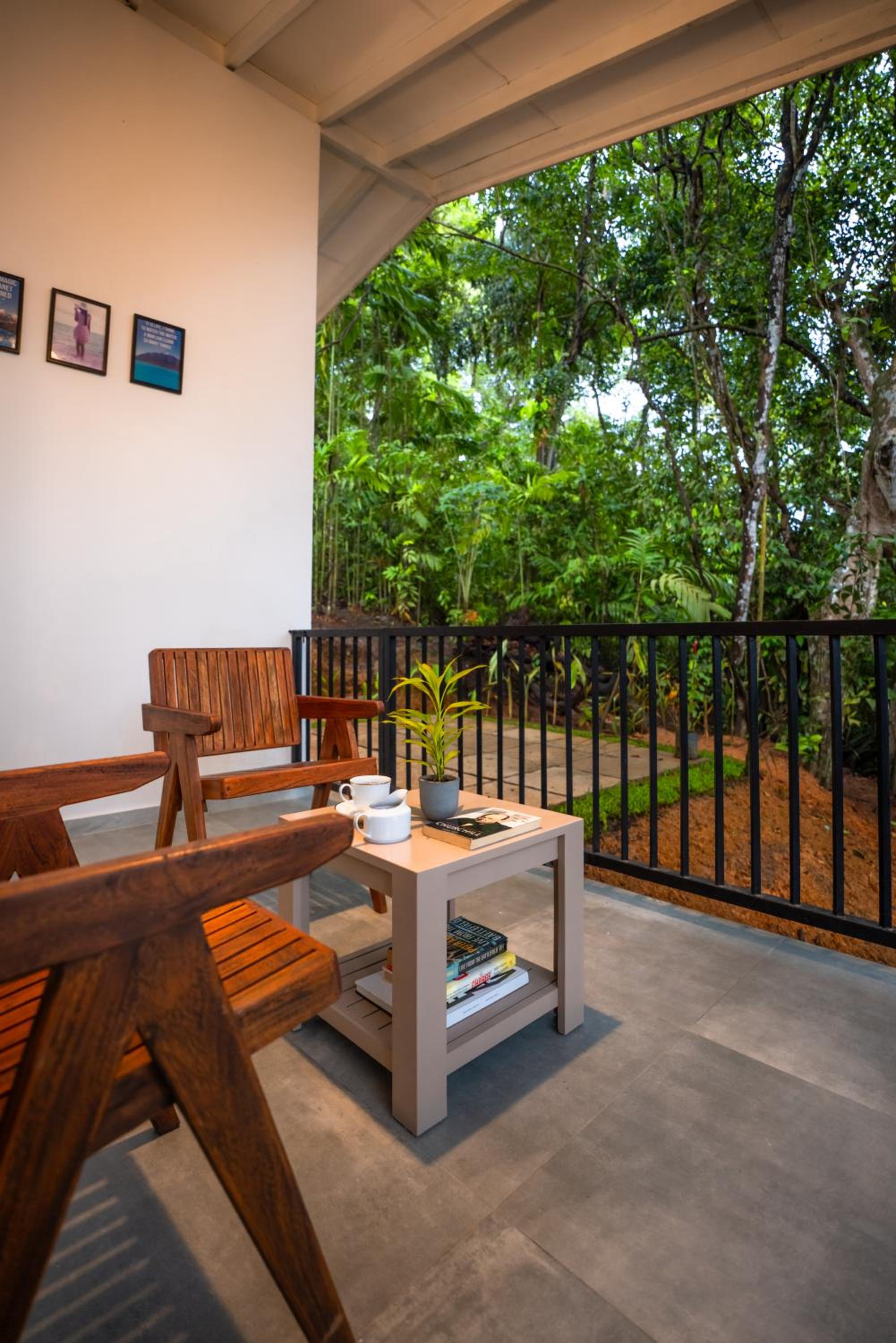 Rhapsody Villa by The Lake