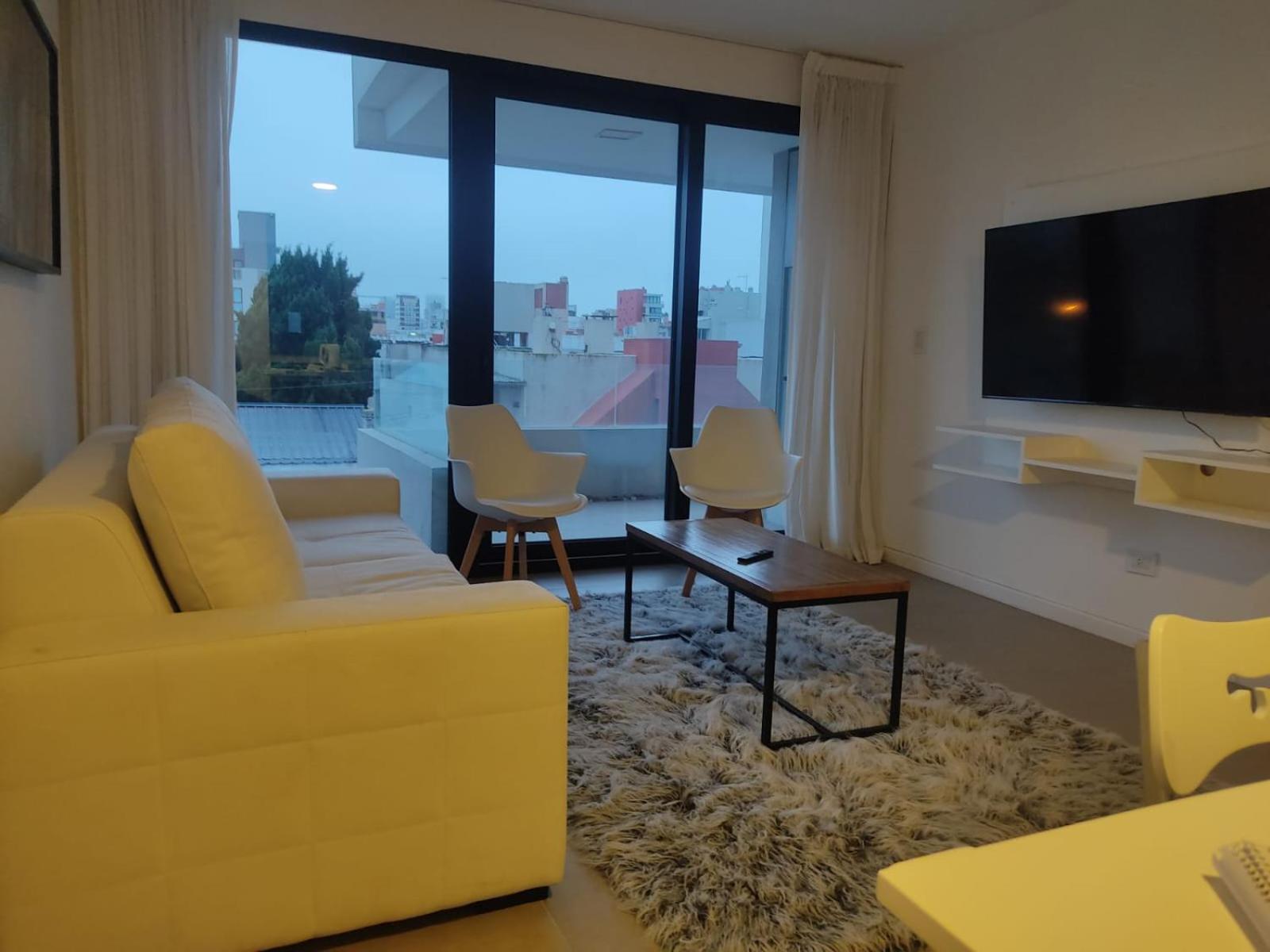 Departamento zona Alem, Playa Grande