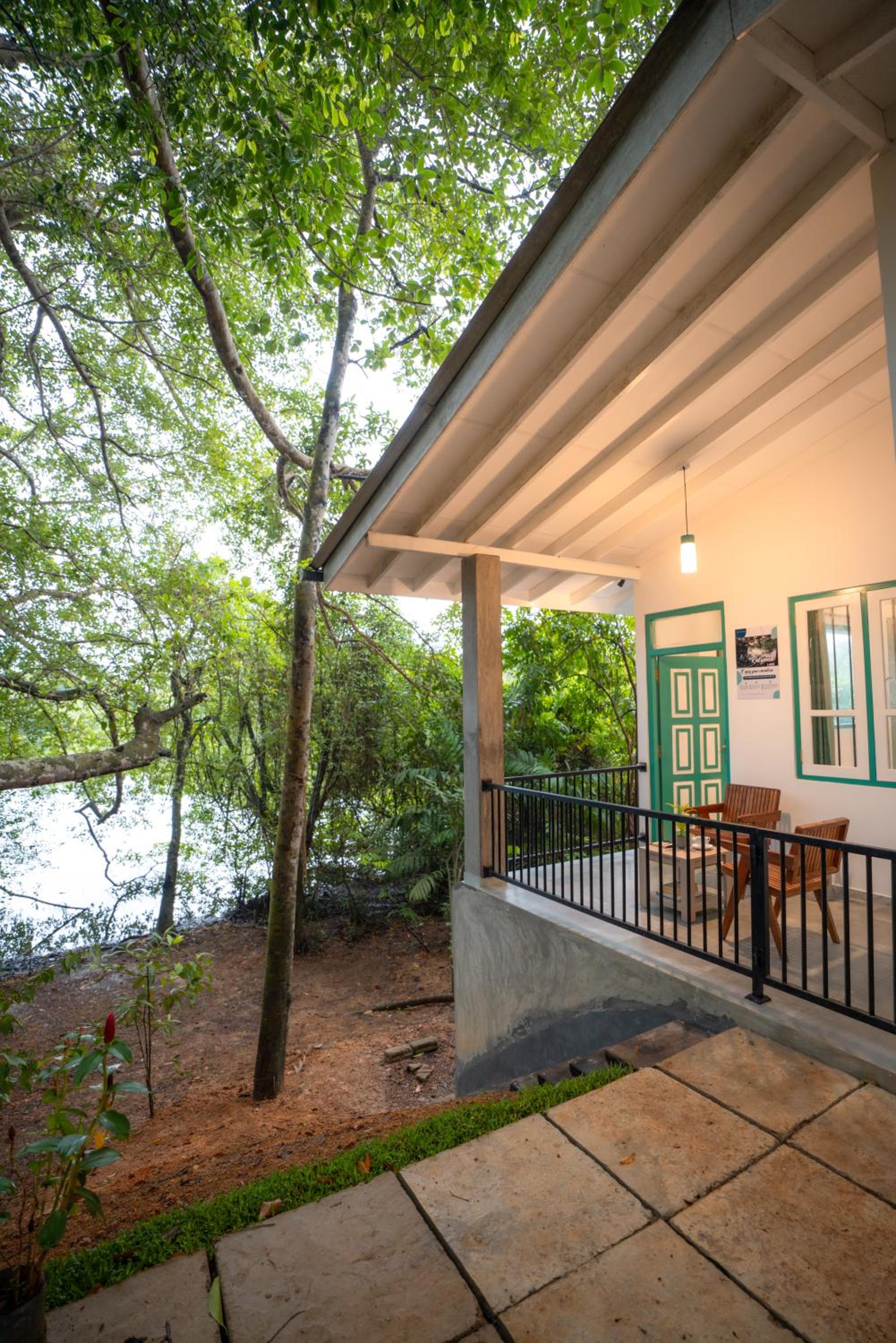 Rhapsody Villa by The Lake