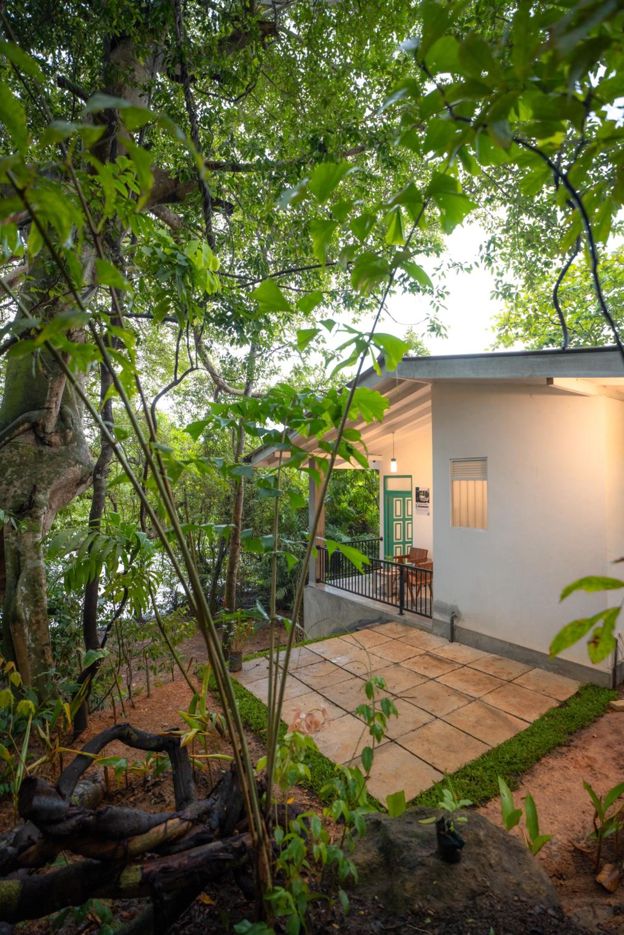 Rhapsody Villa by The Lake