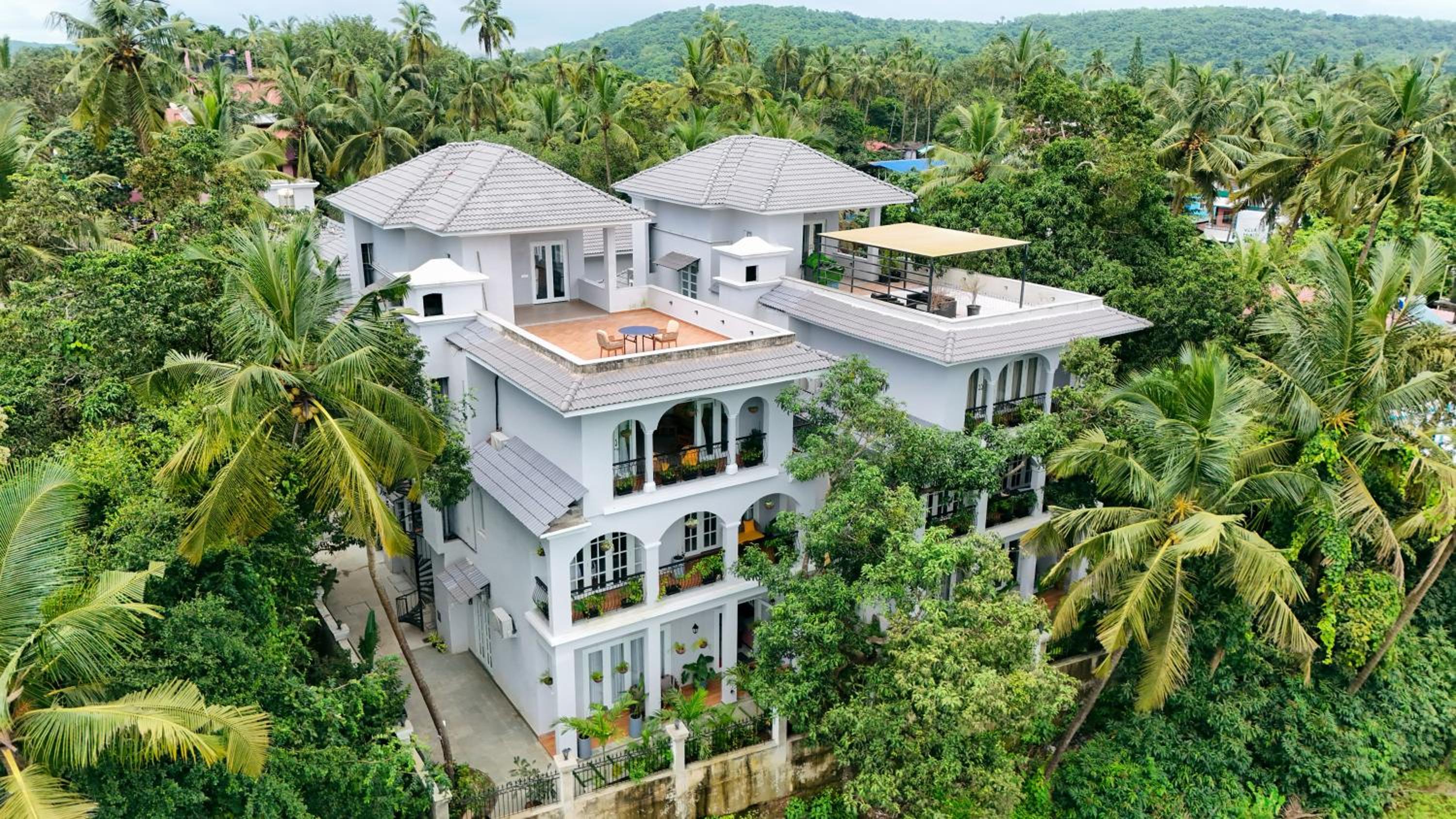 ELIVAAS 5 BHK Pet Friendly with Pvt Pool - Villa Vacasa view 3