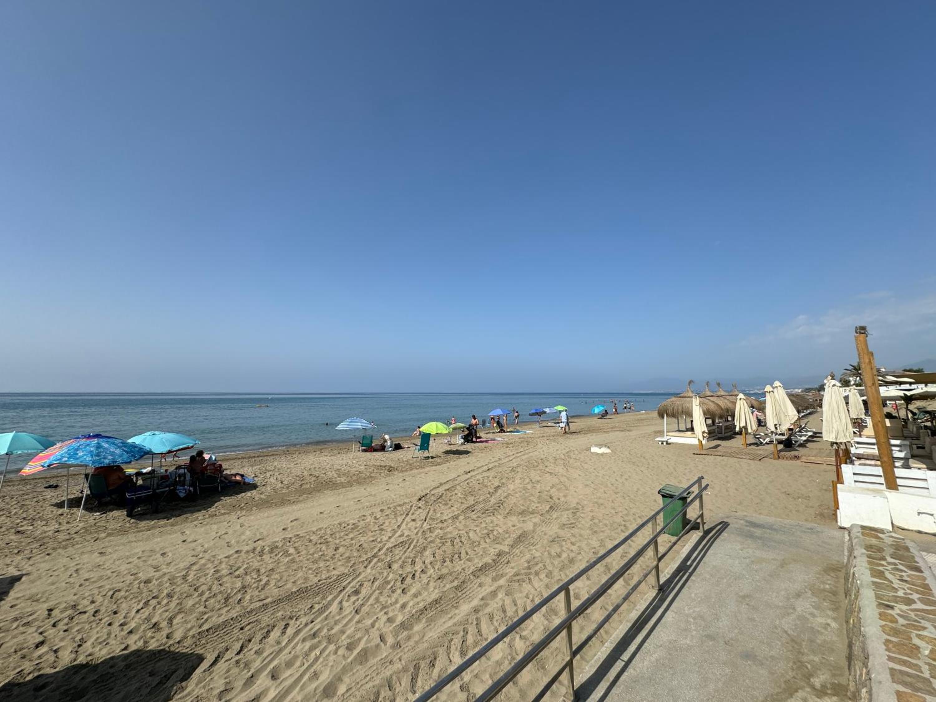 Beachfront Apartment Elviria