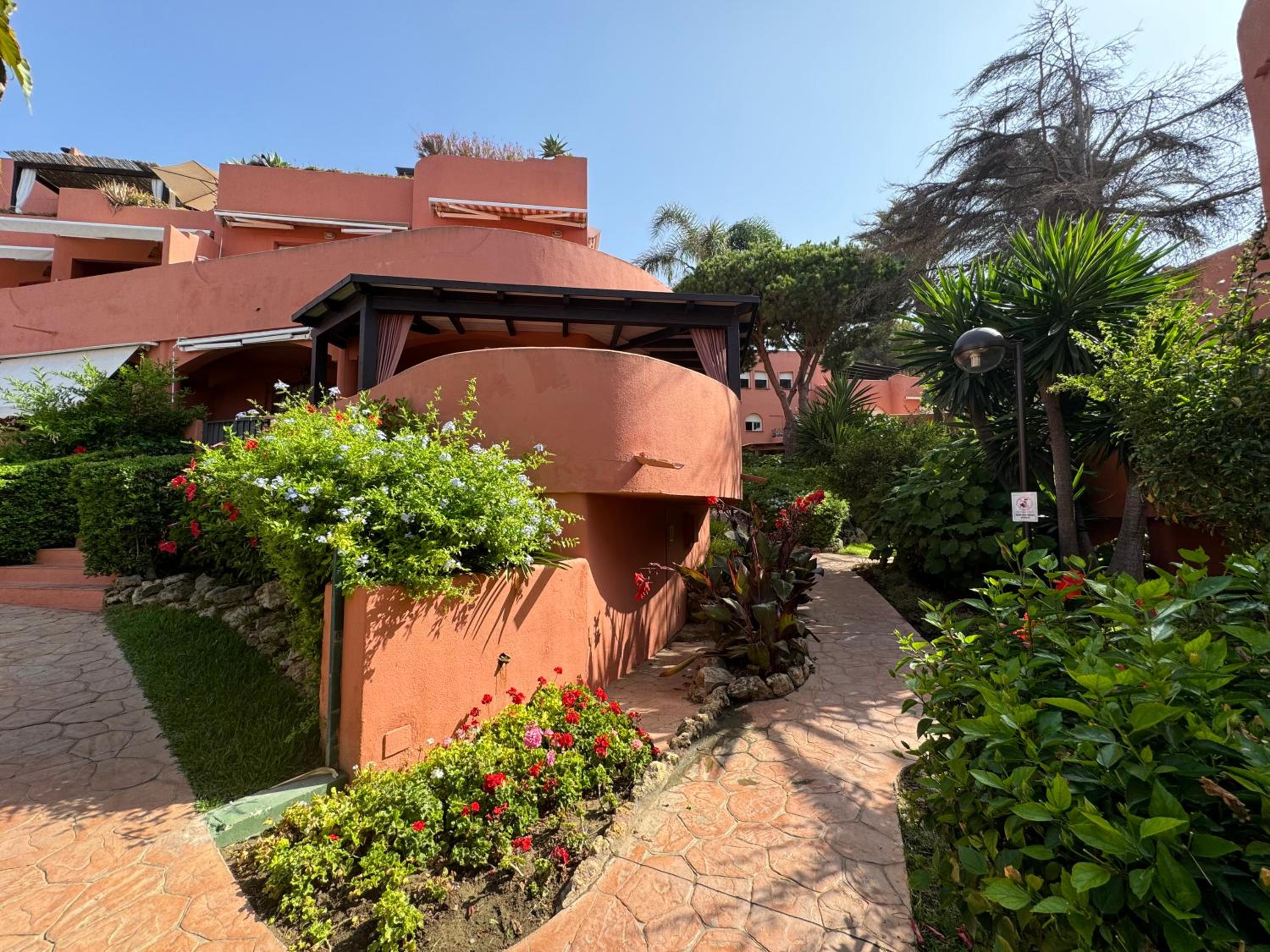 Beachfront Apartment Elviria