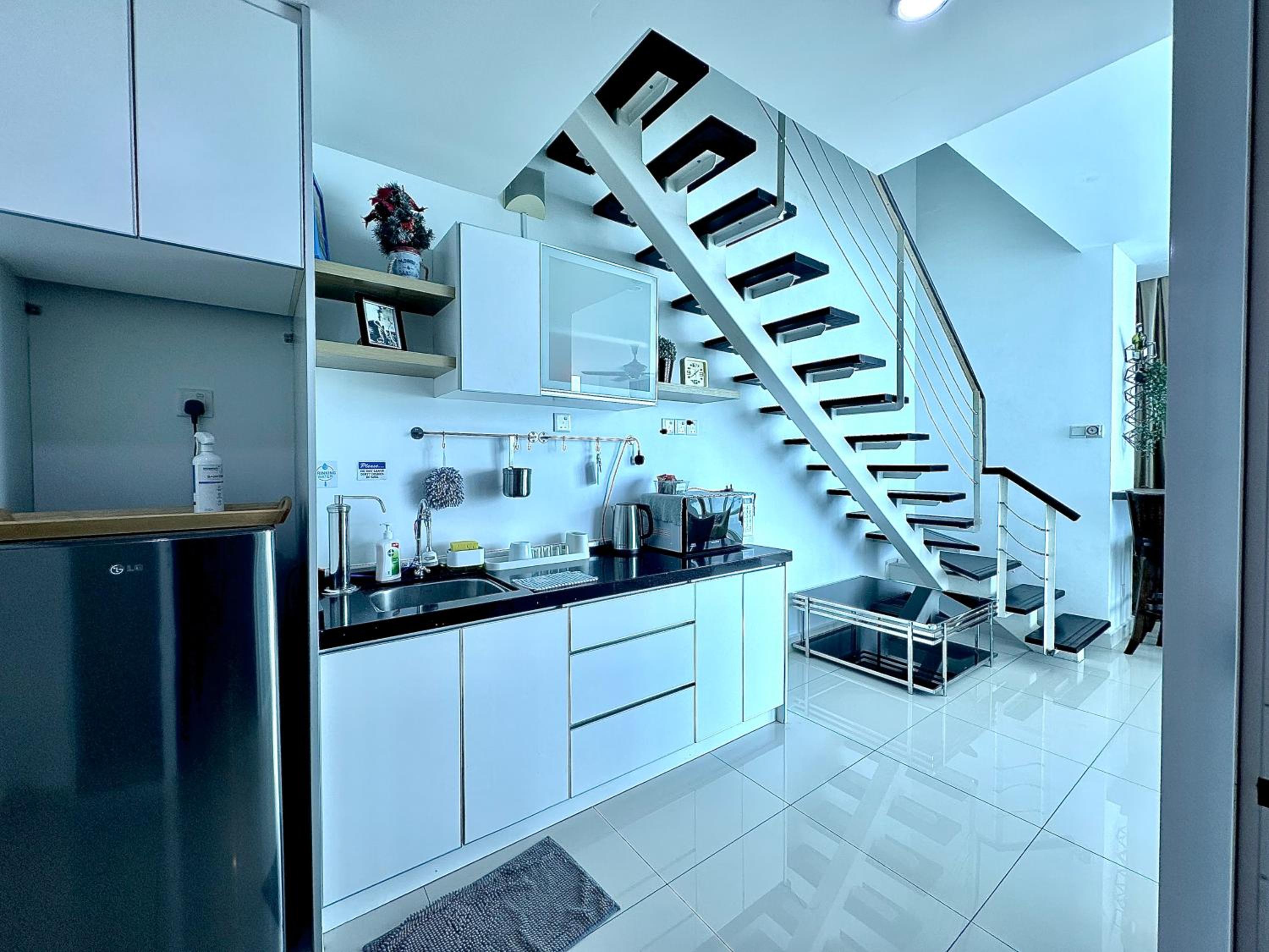 Maritime Seaview Comfy Suite Penang with TVbox,Pool,Freewifi,2-8pax photo 4