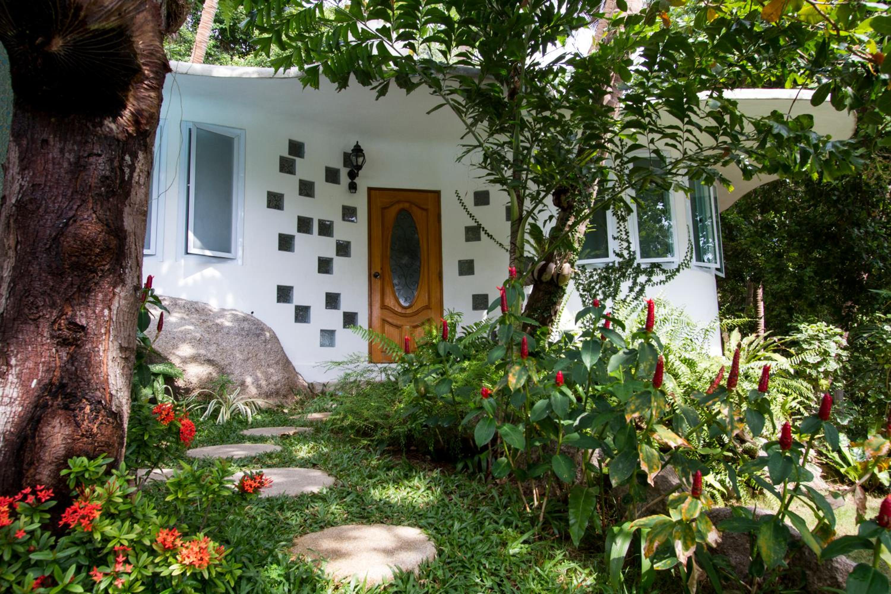 Monkey Flower Villas