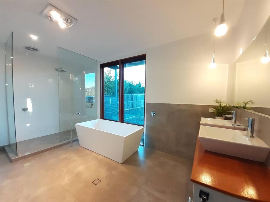 AMAZING 5-Star WATERFRONT RETREAT ON THE RIVERWALK