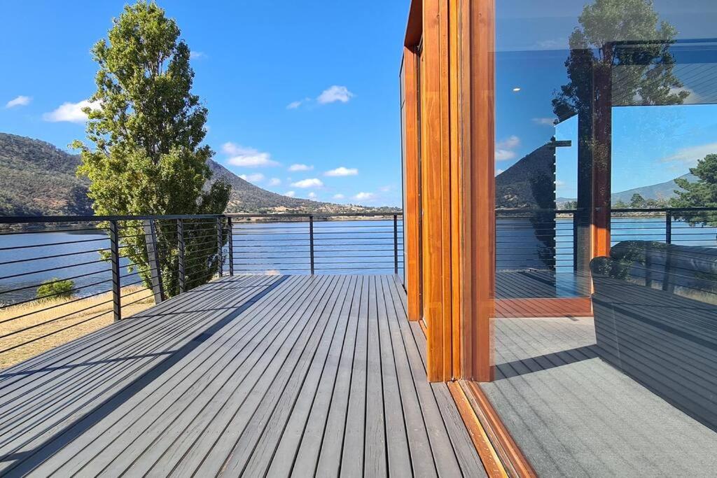 AMAZING 5-Star WATERFRONT RETREAT ON THE RIVERWALK