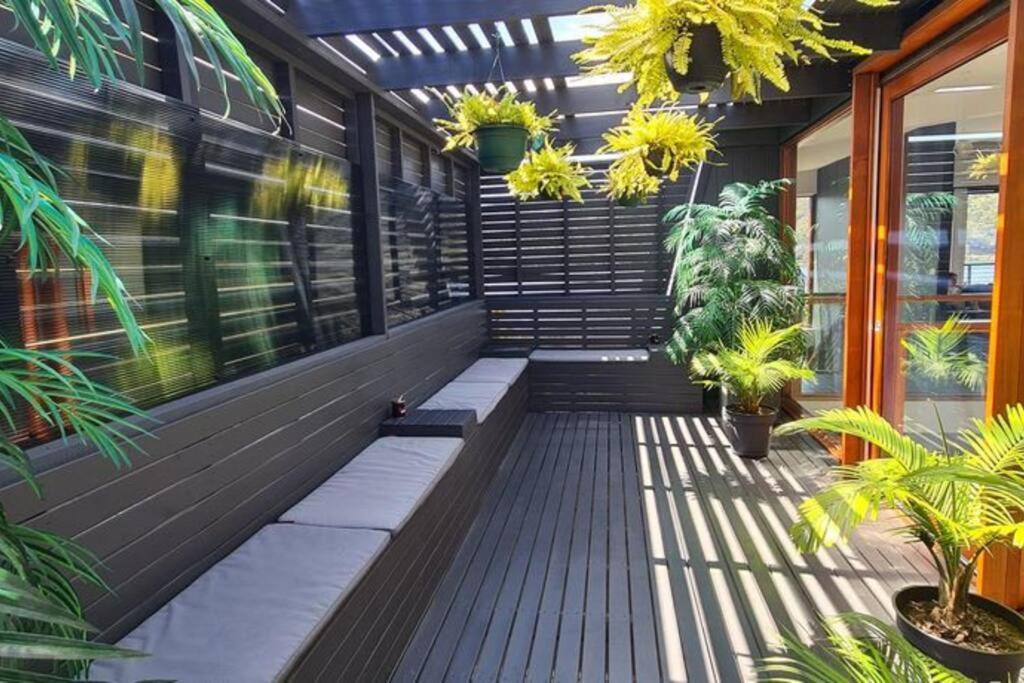 AMAZING 5-Star WATERFRONT RETREAT ON THE RIVERWALK