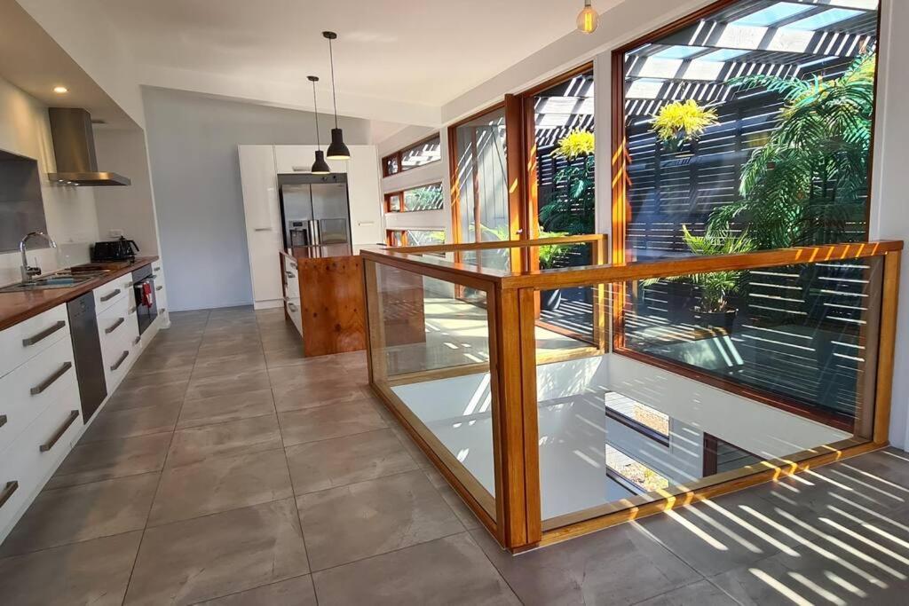 AMAZING 5-Star WATERFRONT RETREAT ON THE RIVERWALK