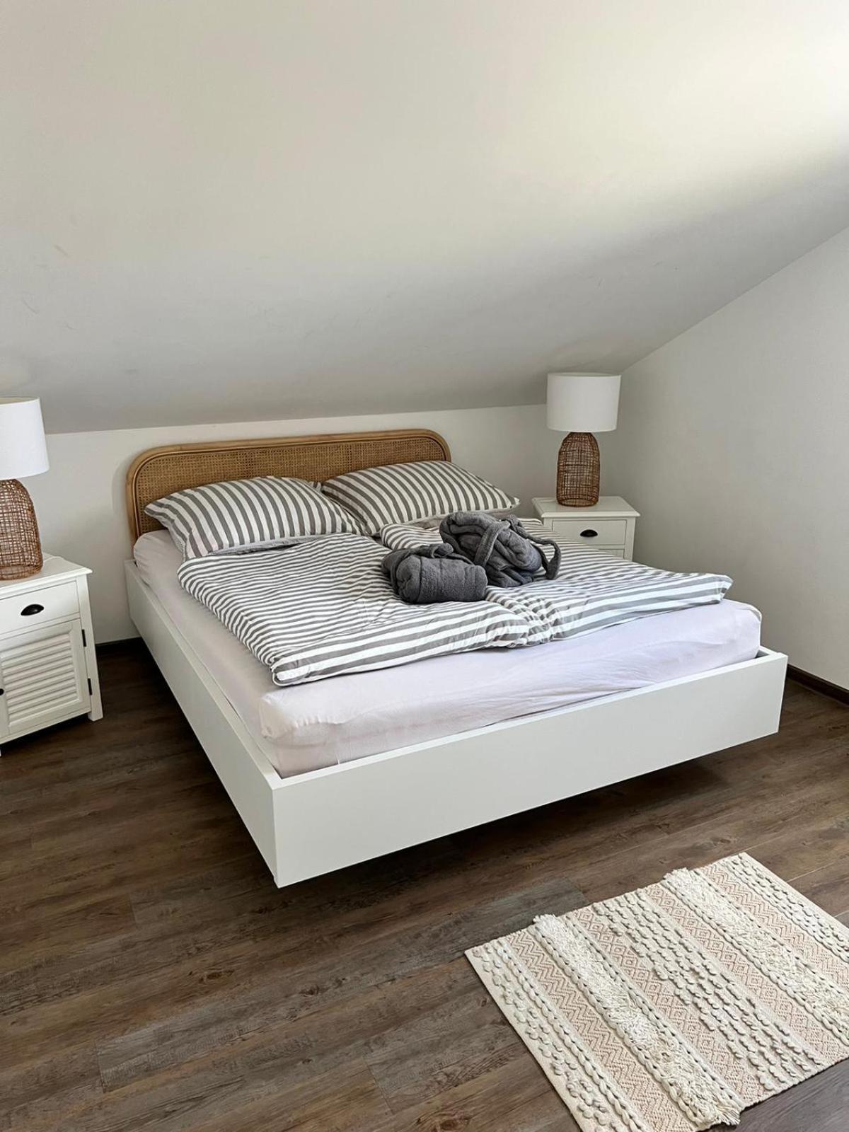 Ferienresort - idyllisches Ferienhaus mit Privatstrand und Sauna in der Nähe von Leipzig #HausEni