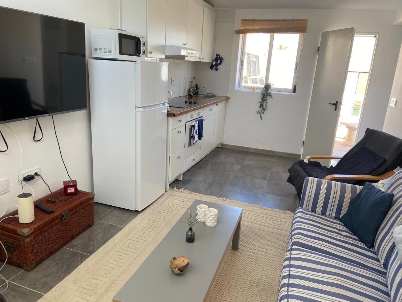Cosy 1 bed pool house view 3