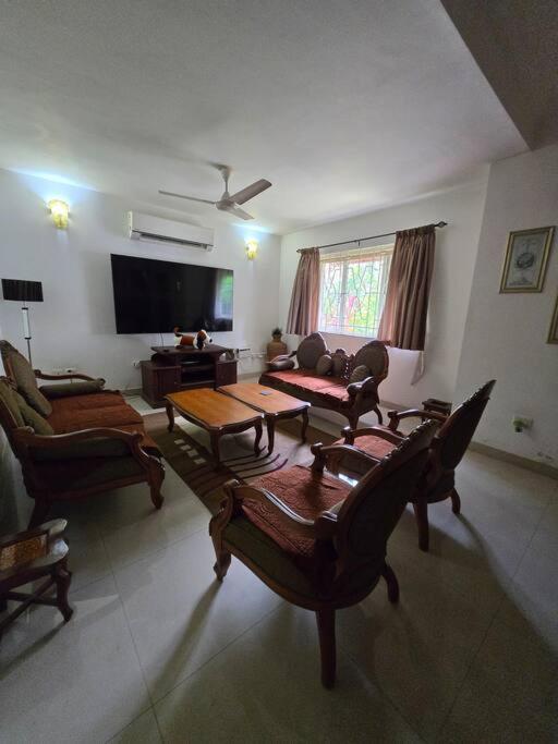 4bhk Free Breakfast pool lawn view 5