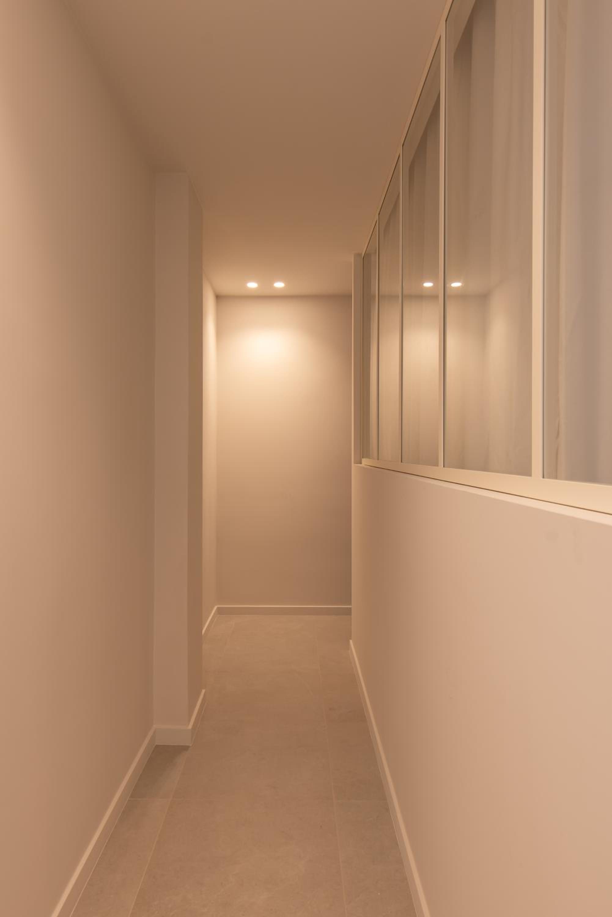 Deluxe 4 rooms apartment with casino view at the beach and free parking