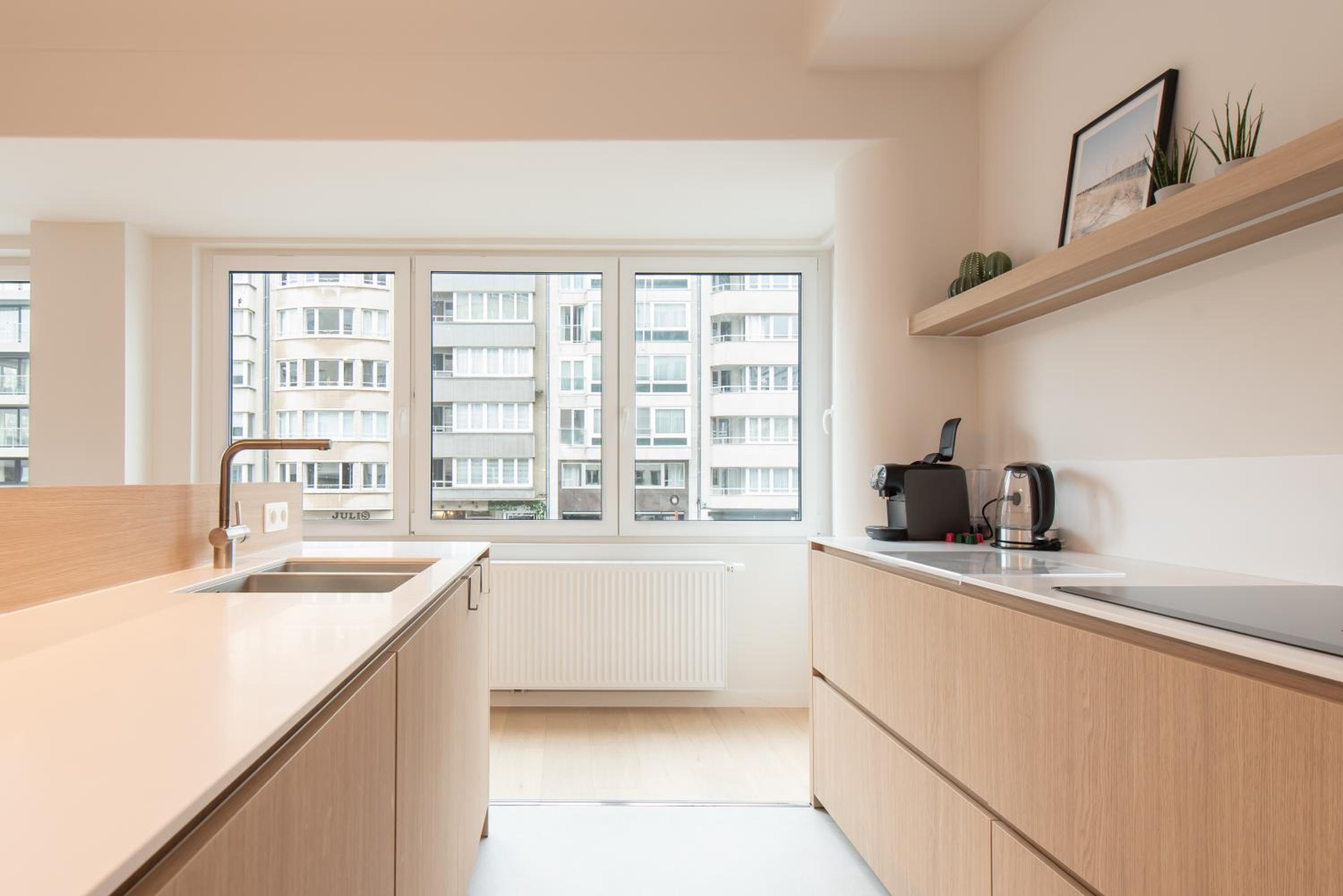 Deluxe 4 rooms apartment with casino view at the beach and free parking