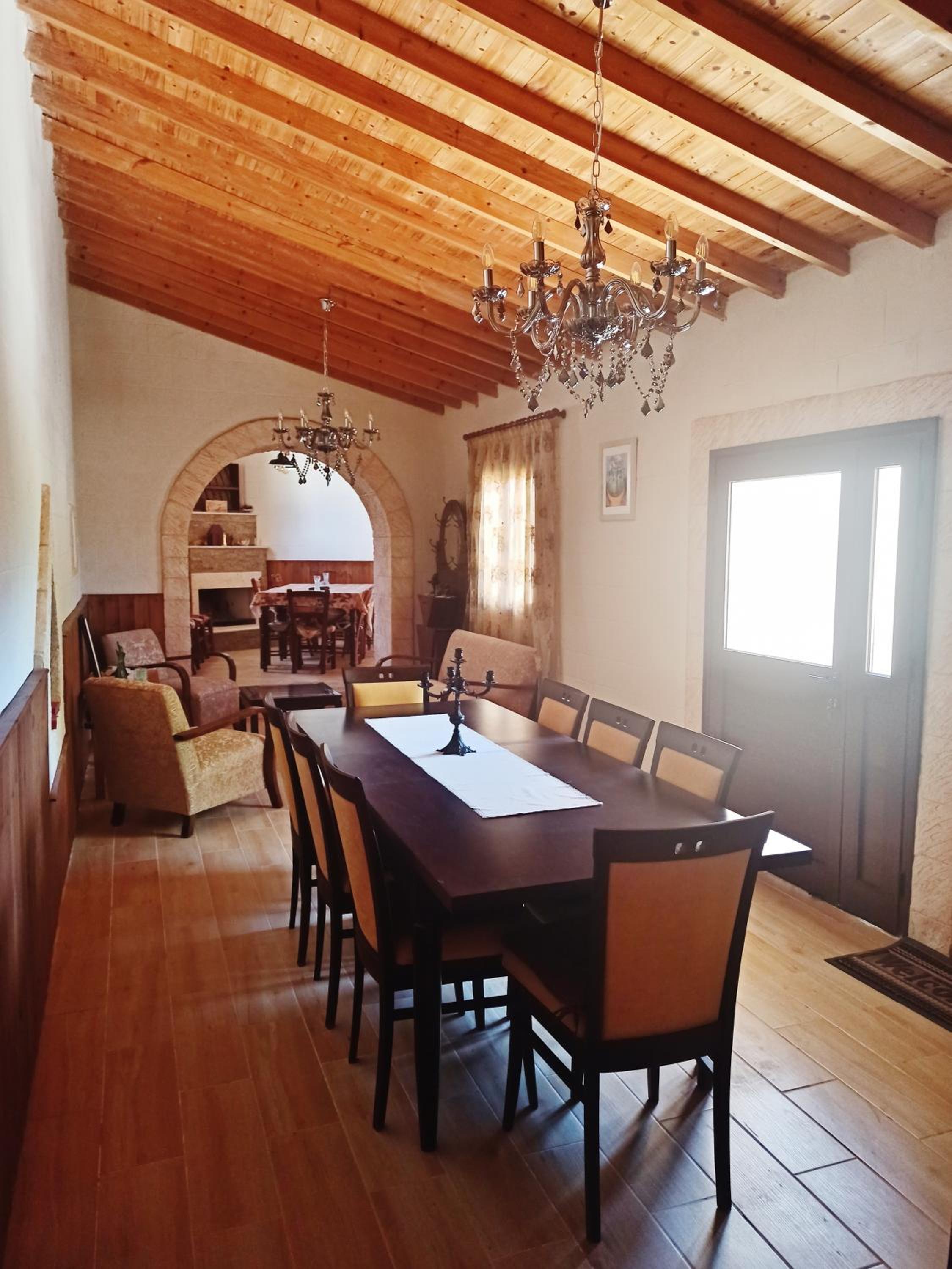 Cottage in Anogyra