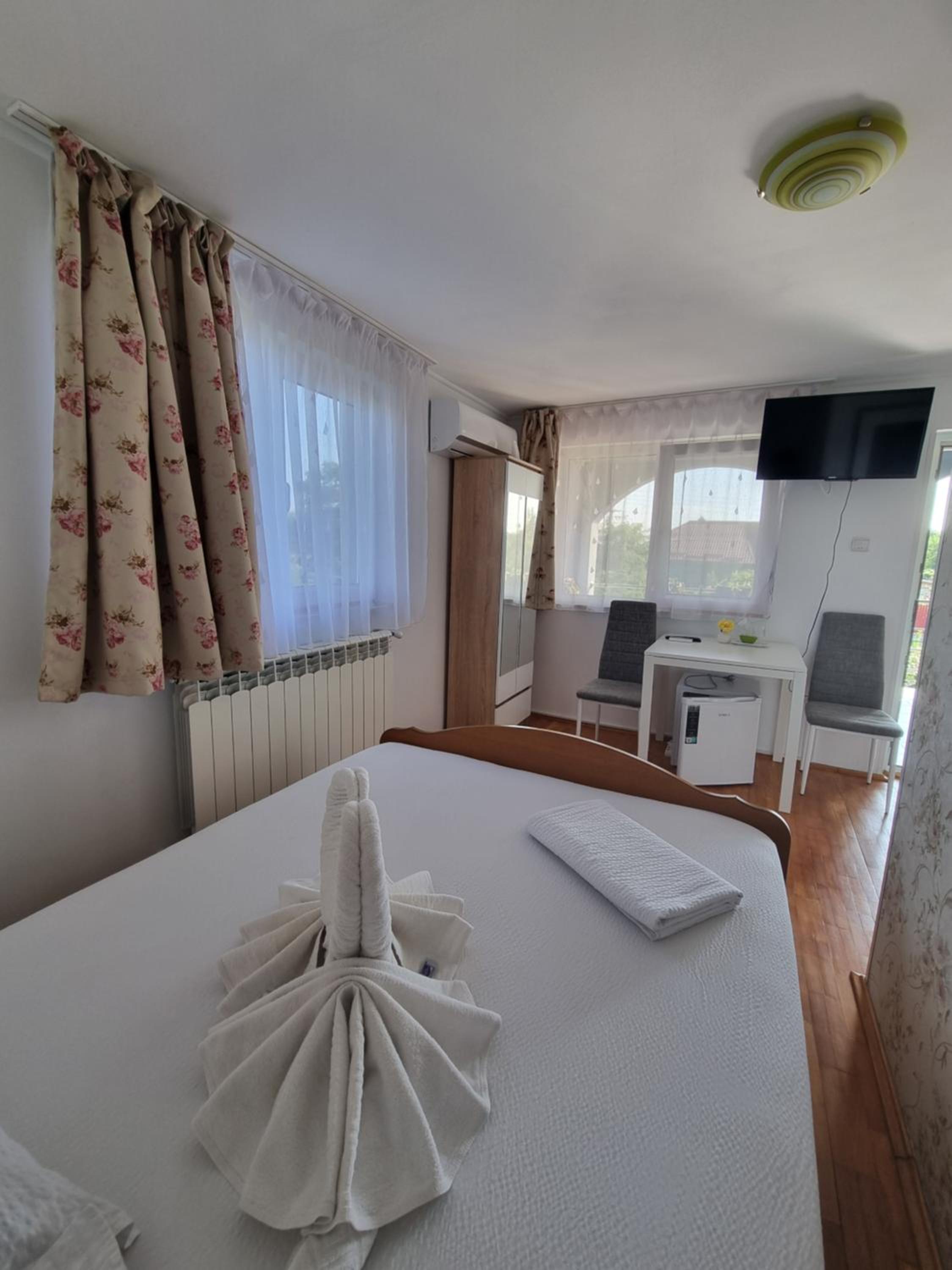 Casa cu Trandafiri Murighiol